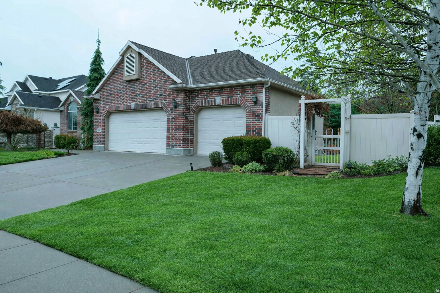 Rare opportunity to own a beautiful home in the highly desirable Ivory Highlands community. This well-maintained property features a brand-new roof, an open-concept floor plan, and a spacious primary suite. The fully finished basement offers a complete mother-in-law setup, ideal for multi-generational living or guest accommodations. The expansive, well-designed yard is perfect for relaxing and enjoying summer evenings. This home is a must-see and won't last long.