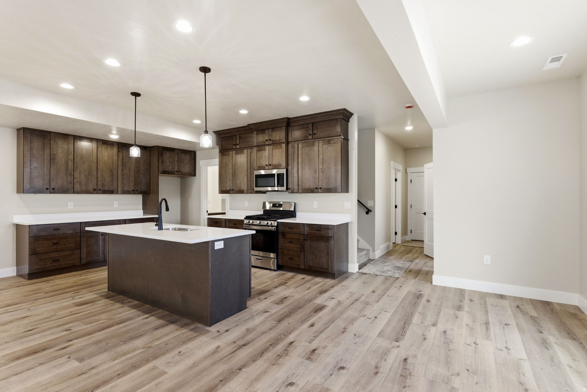 MOUNTAIN HORIZON - Residential
