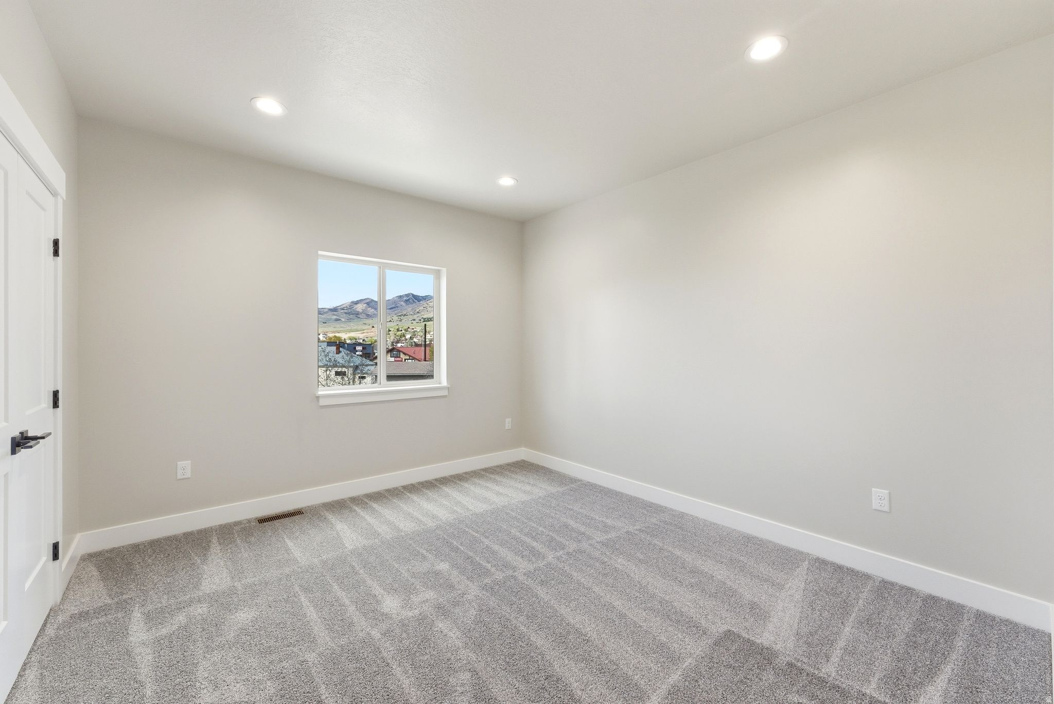 MOUNTAIN HORIZON - Residential