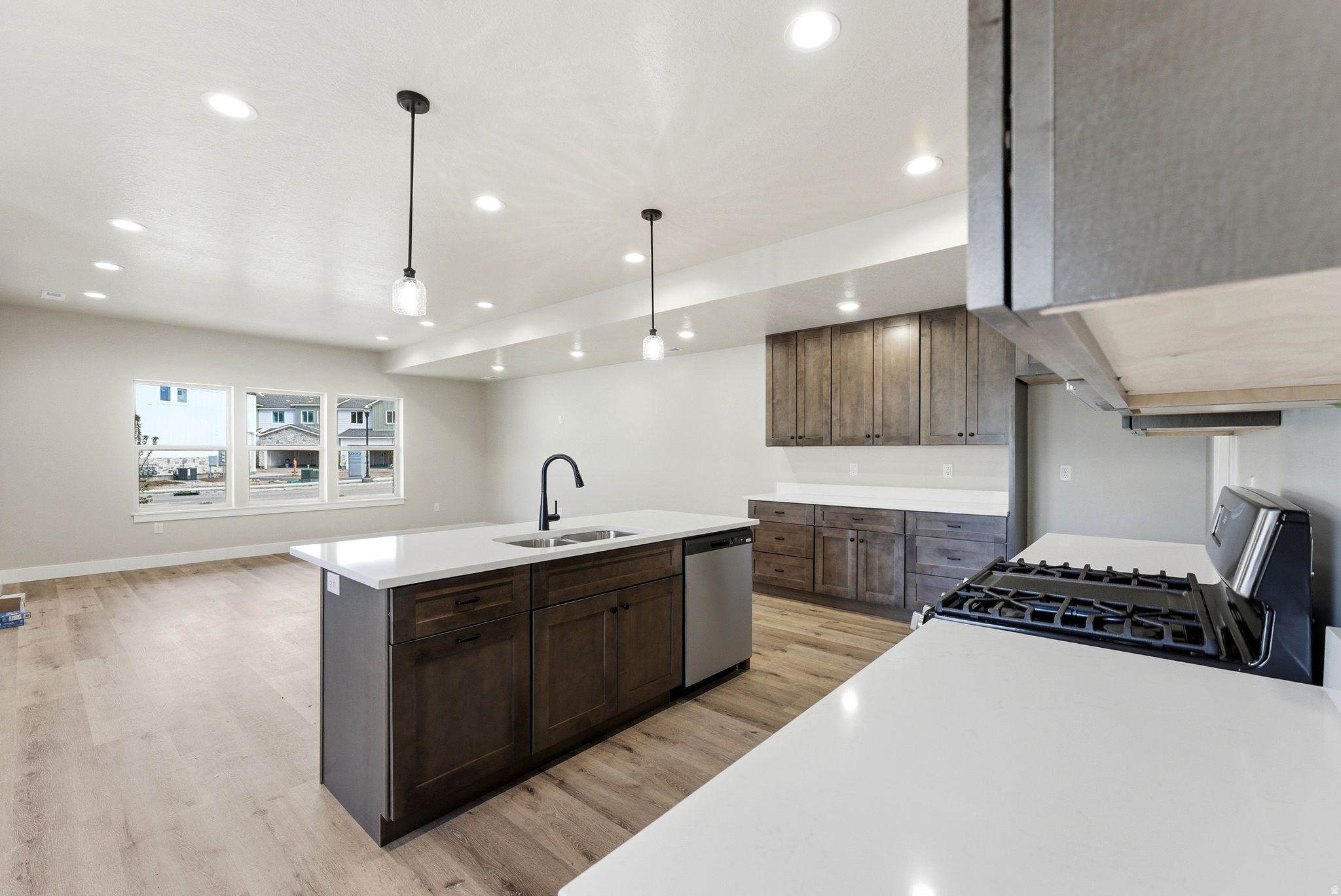 MOUNTAIN HORIZON - Residential
