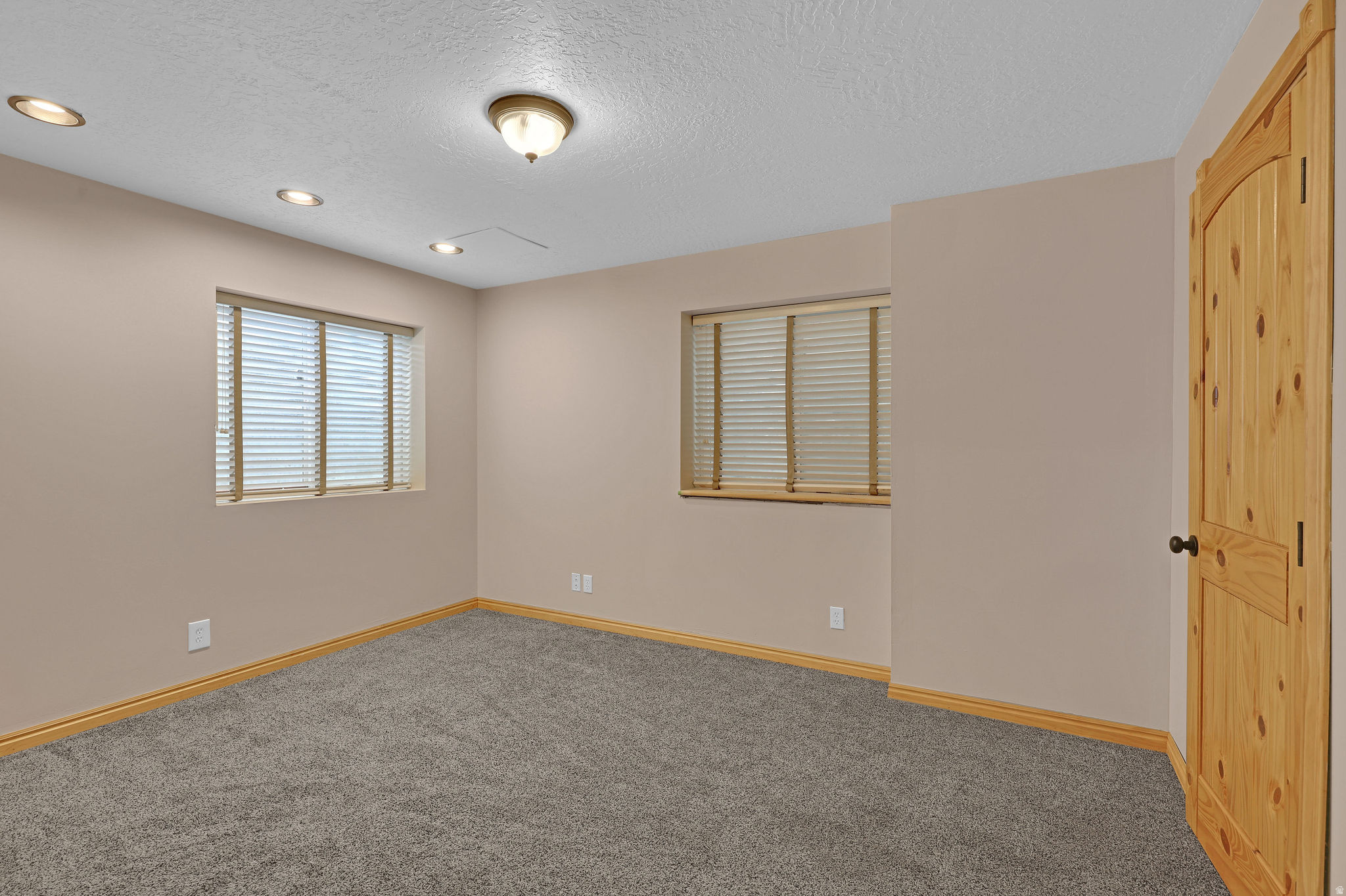 MOUNTAIN CREEK ESTATES - Residential