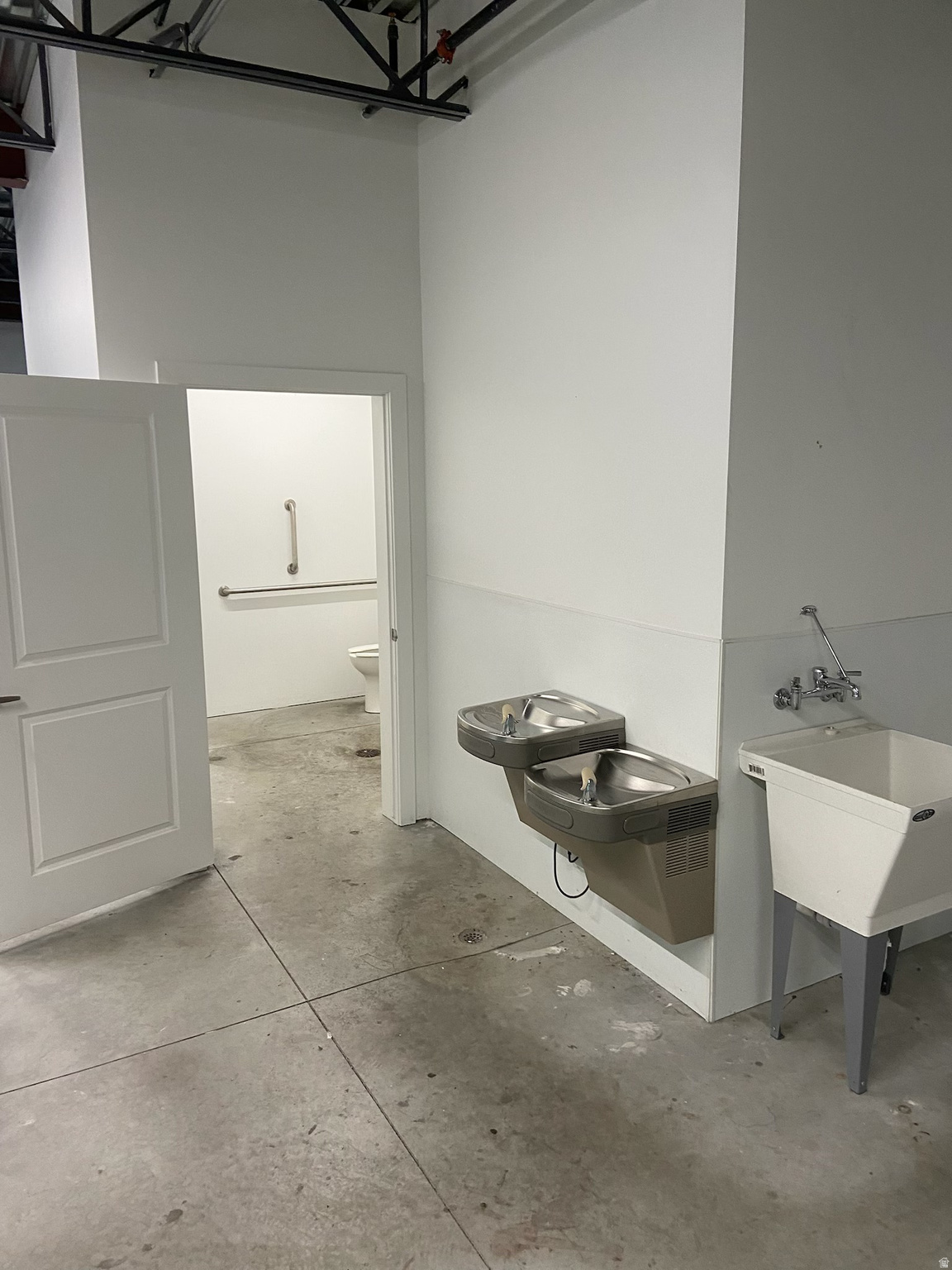 HYRUM COMMERCIAL - Commercial Lease