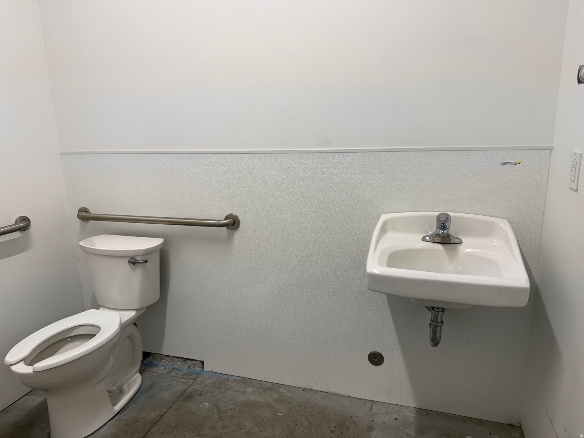HYRUM COMMERCIAL - Commercial Lease