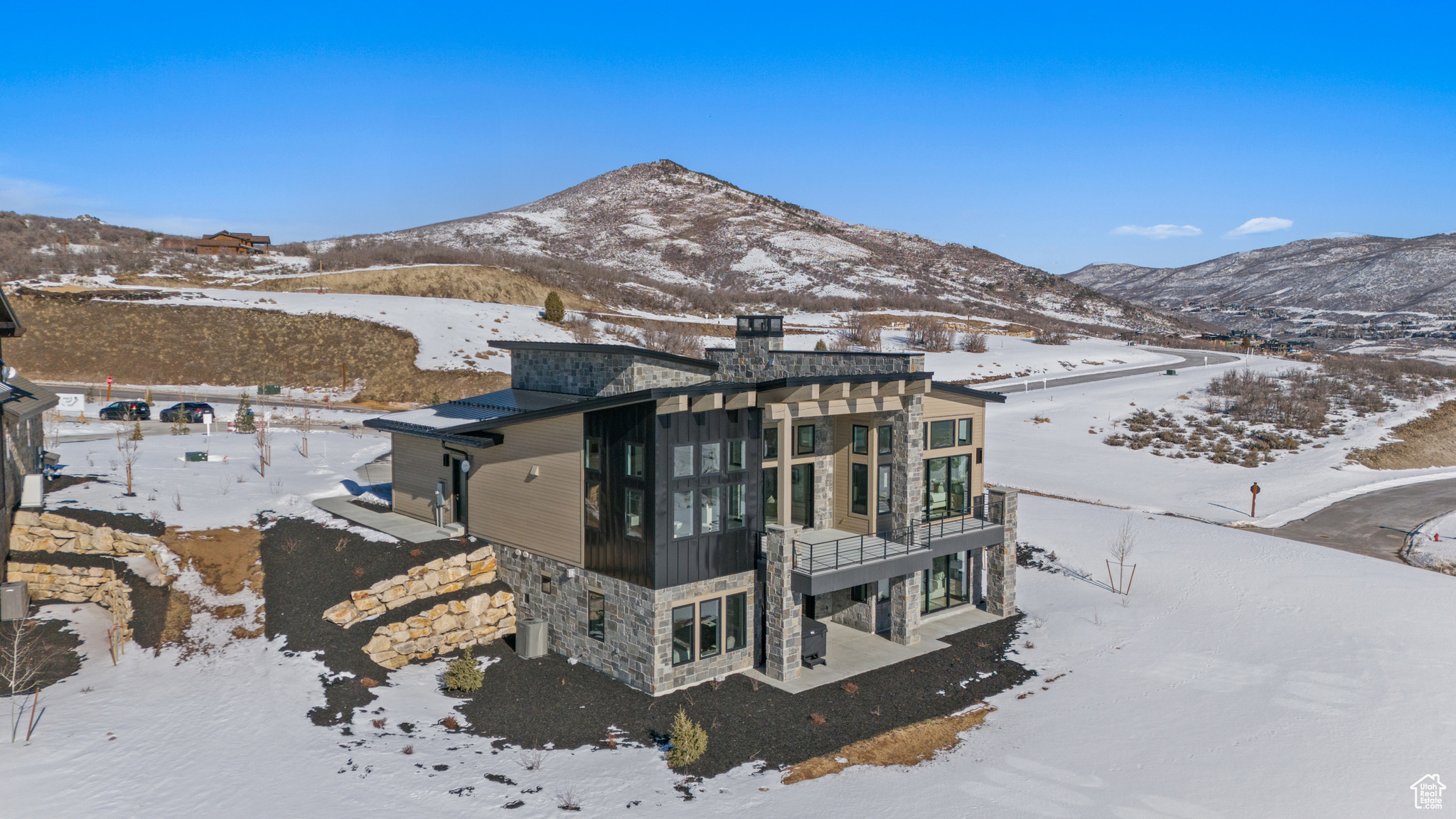 AMANTI LAGO - Residential