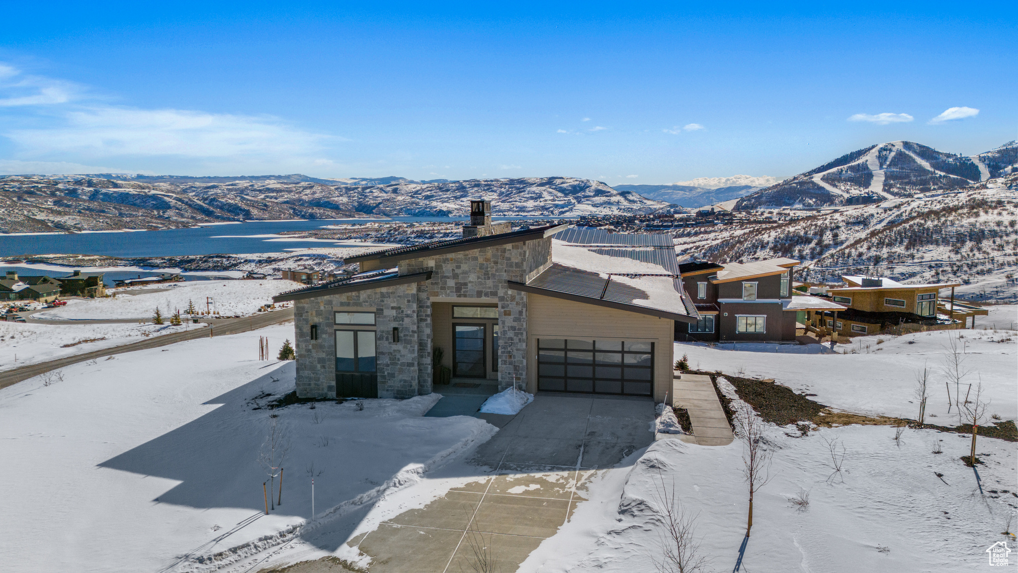 AMANTI LAGO - Residential