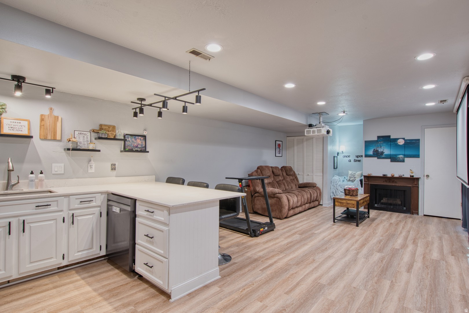 WILLOWBROOK HILL CONDOMINIUMS OF PROVO - Residential