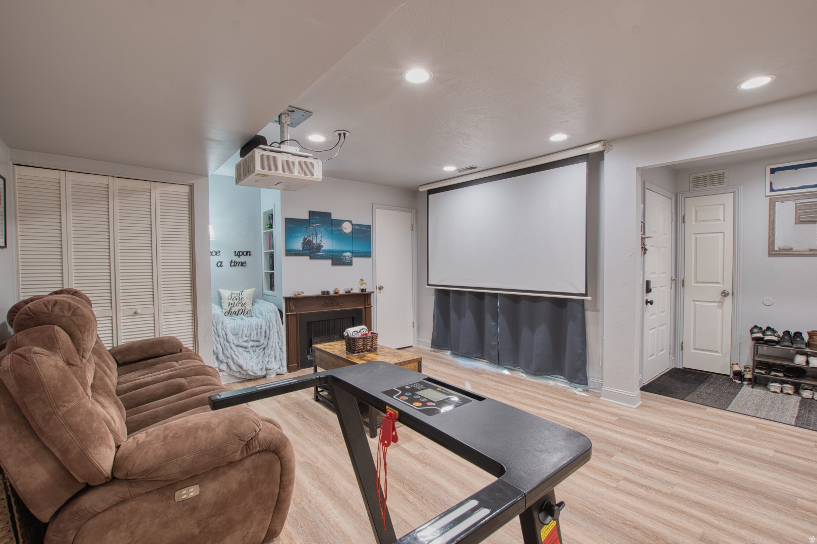 WILLOWBROOK HILL CONDOMINIUMS OF PROVO - Residential