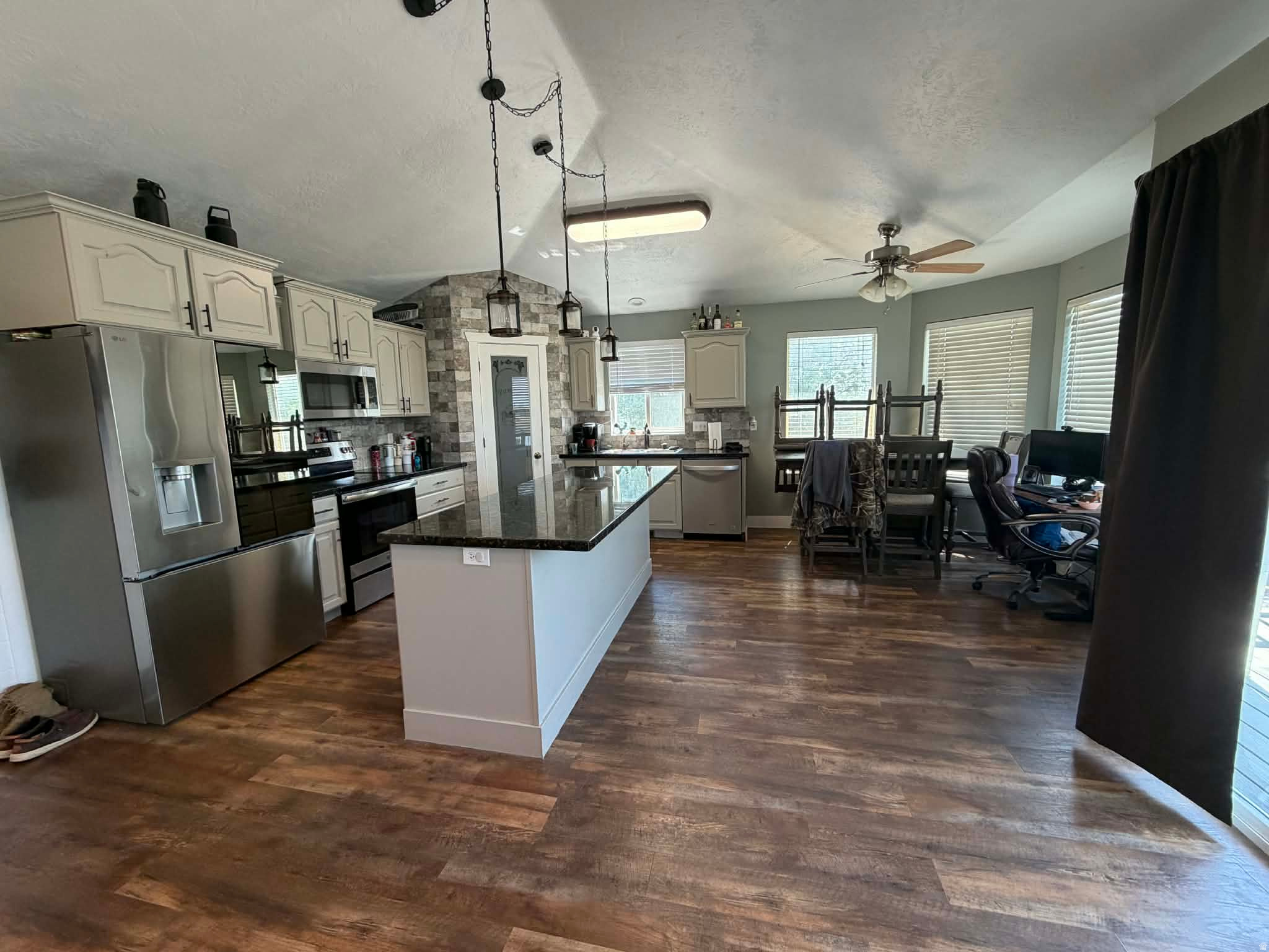 CHERRY RIDGE - Residential