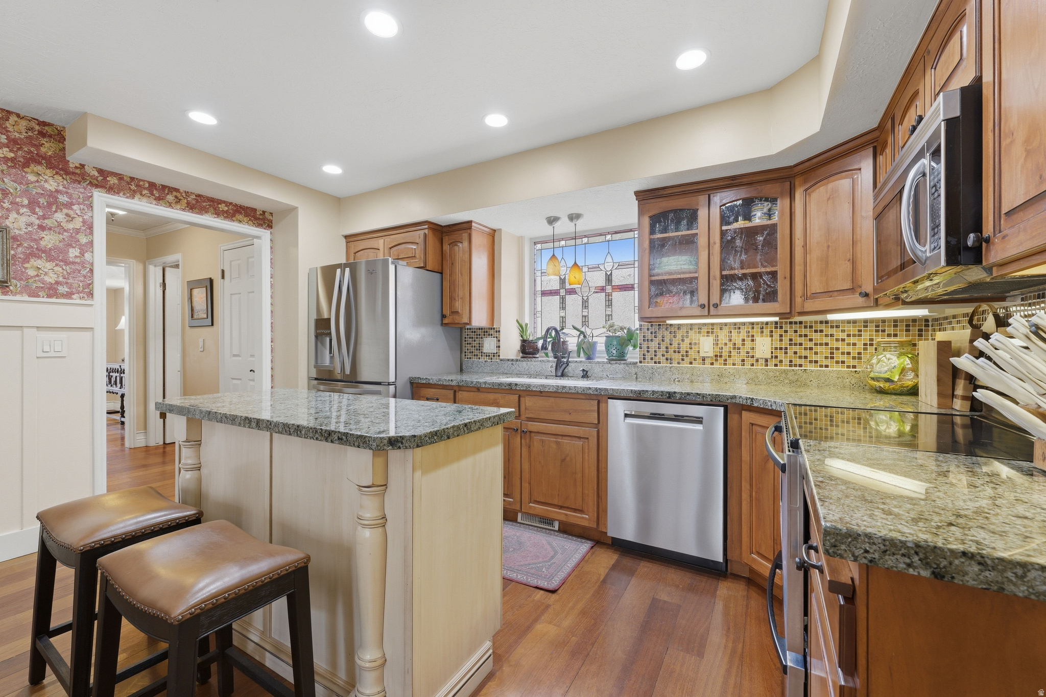 VILLAS OF COUNTRY LA - Residential