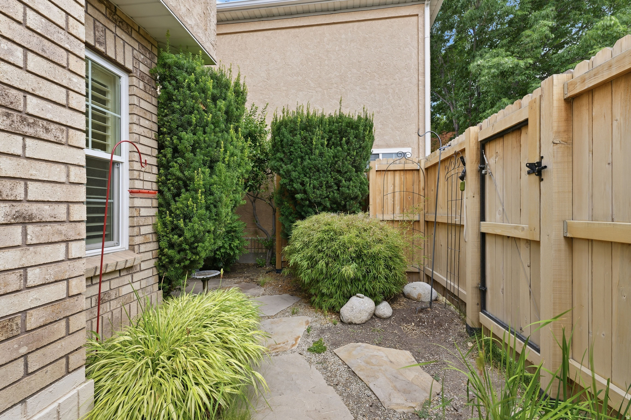 VILLAS OF COUNTRY LA - Residential