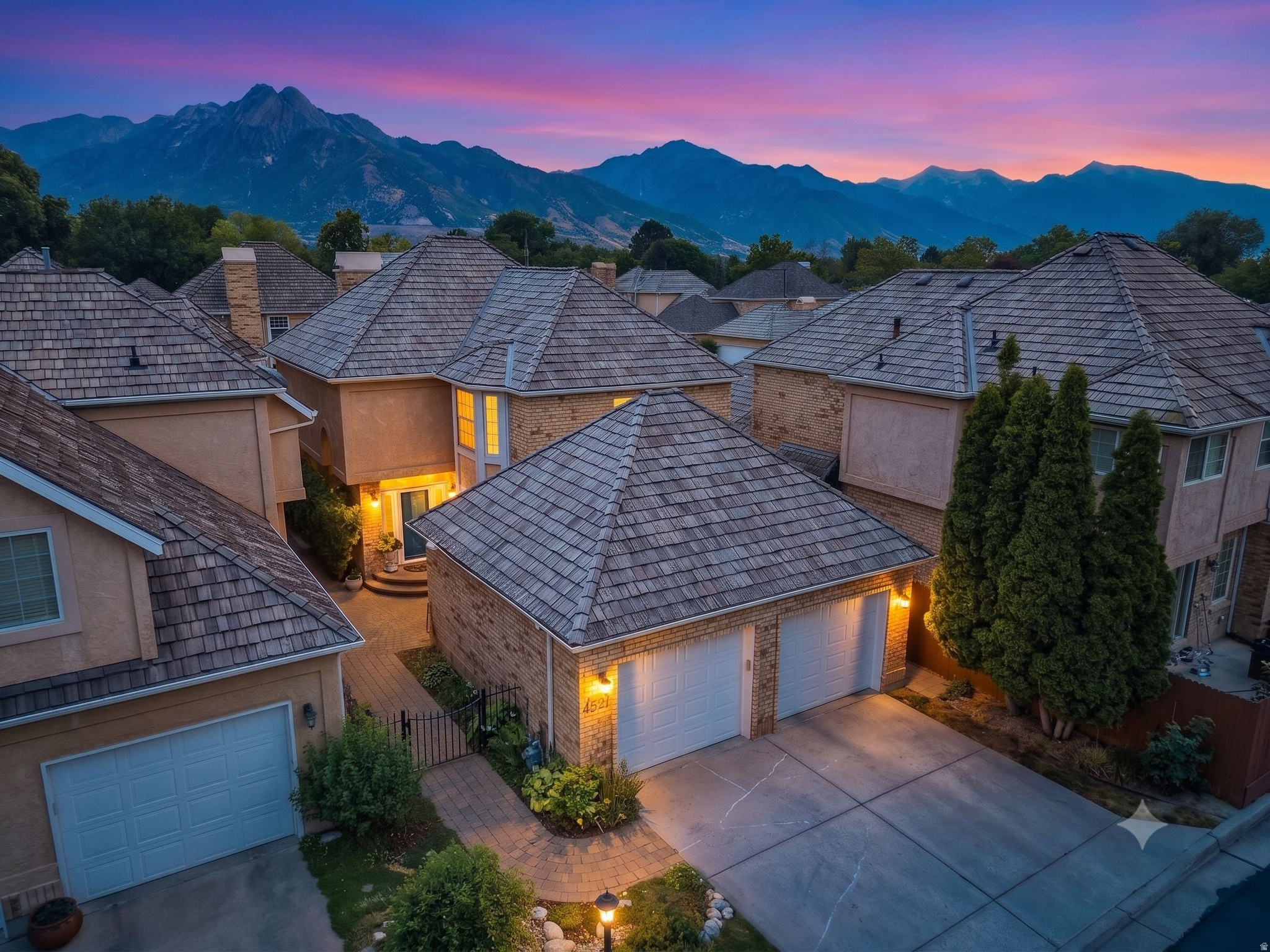 VILLAS OF COUNTRY LA - Residential