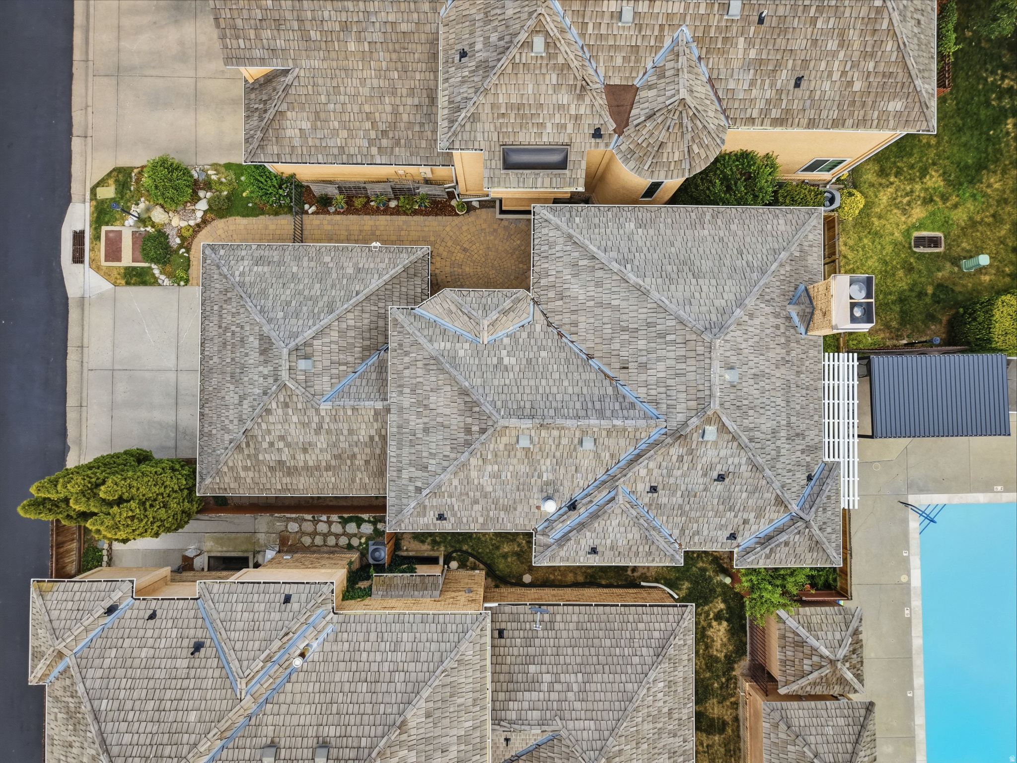 VILLAS OF COUNTRY LA - Residential
