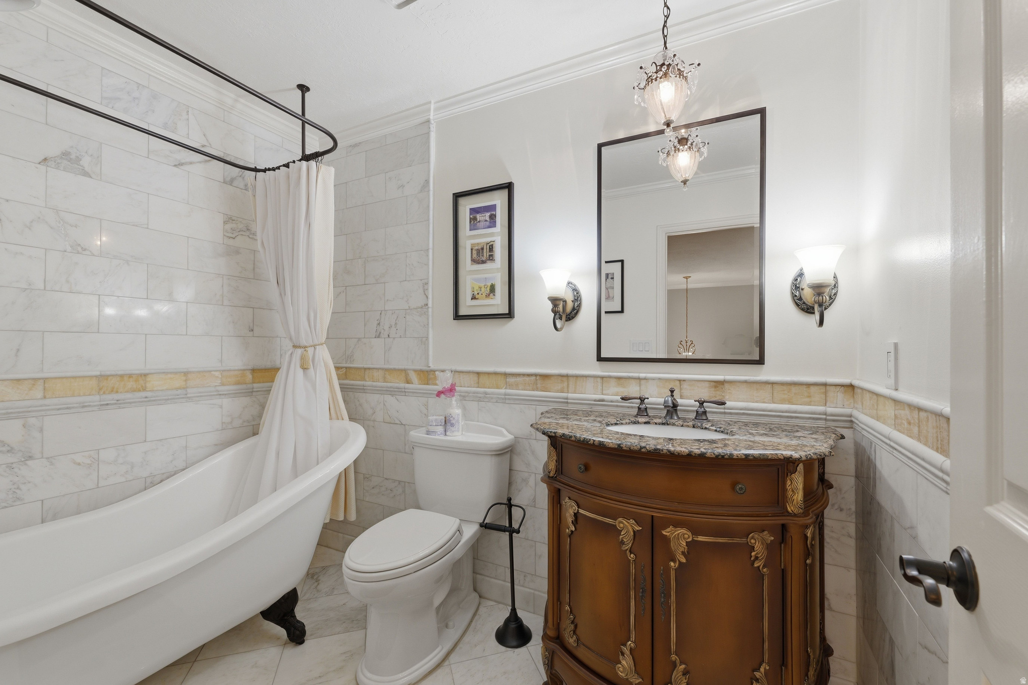 VILLAS OF COUNTRY LA - Residential