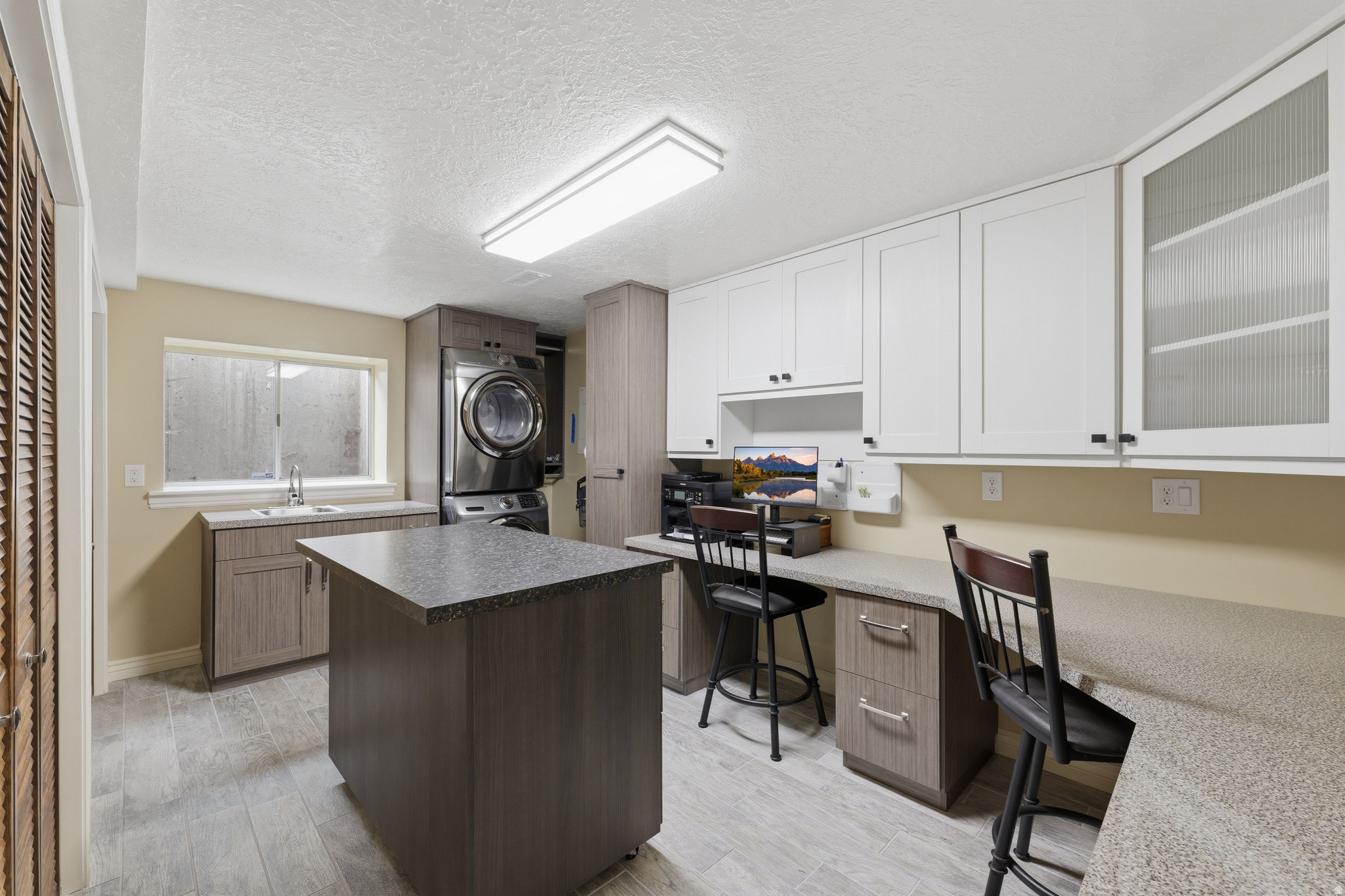 VILLAS OF COUNTRY LA - Residential