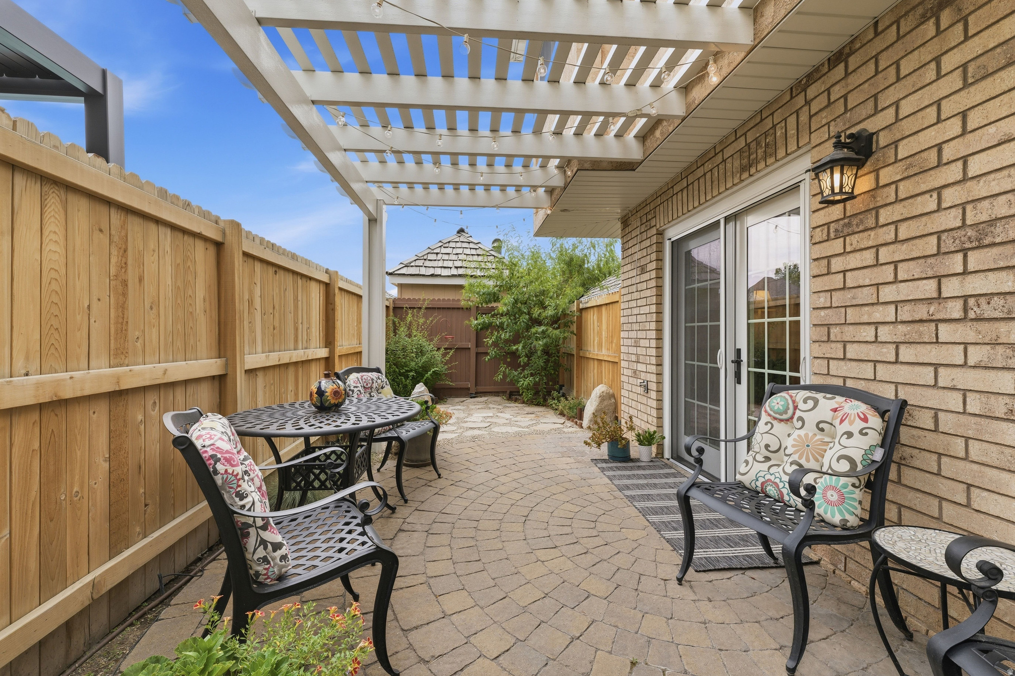 VILLAS OF COUNTRY LA - Residential
