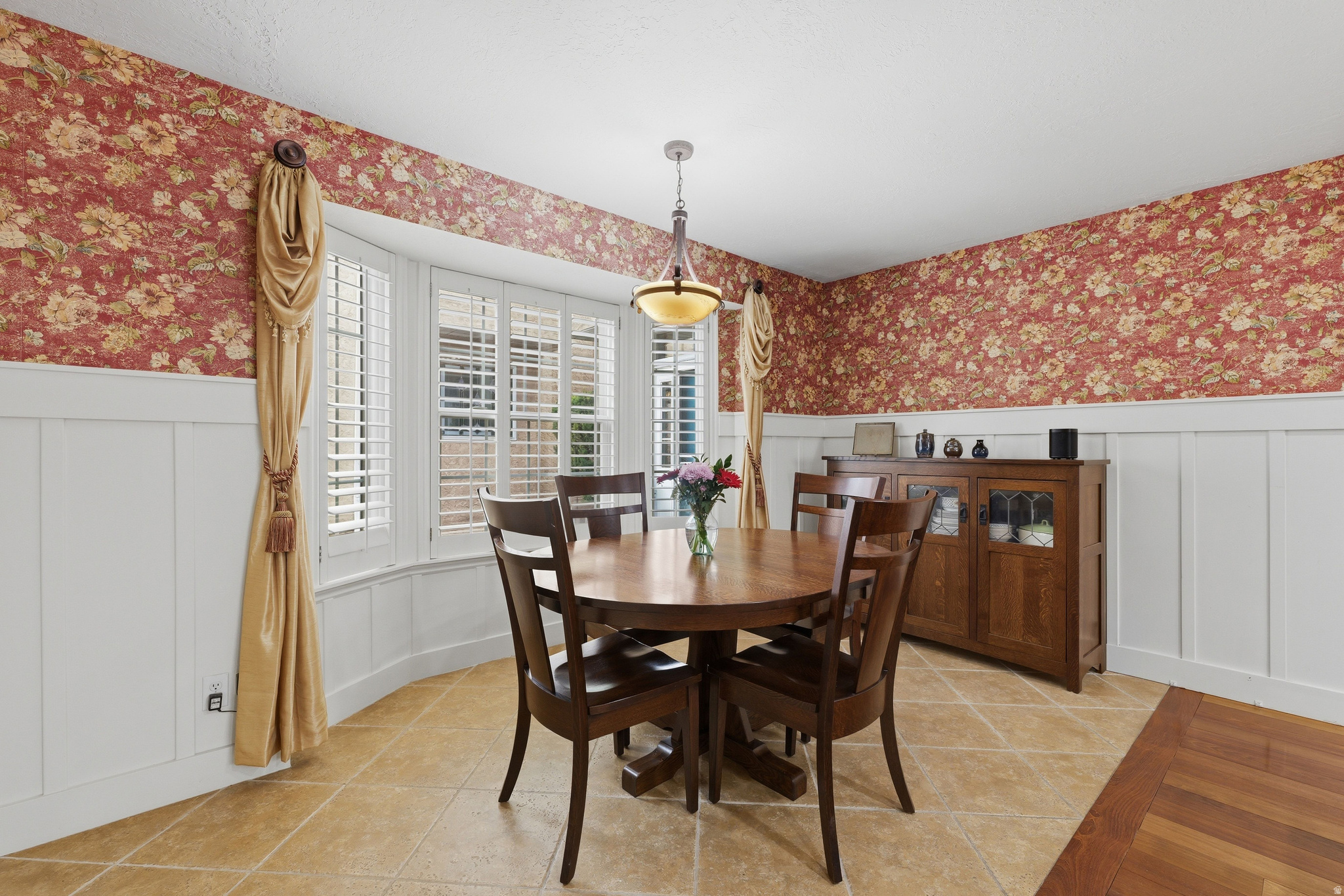 VILLAS OF COUNTRY LA - Residential
