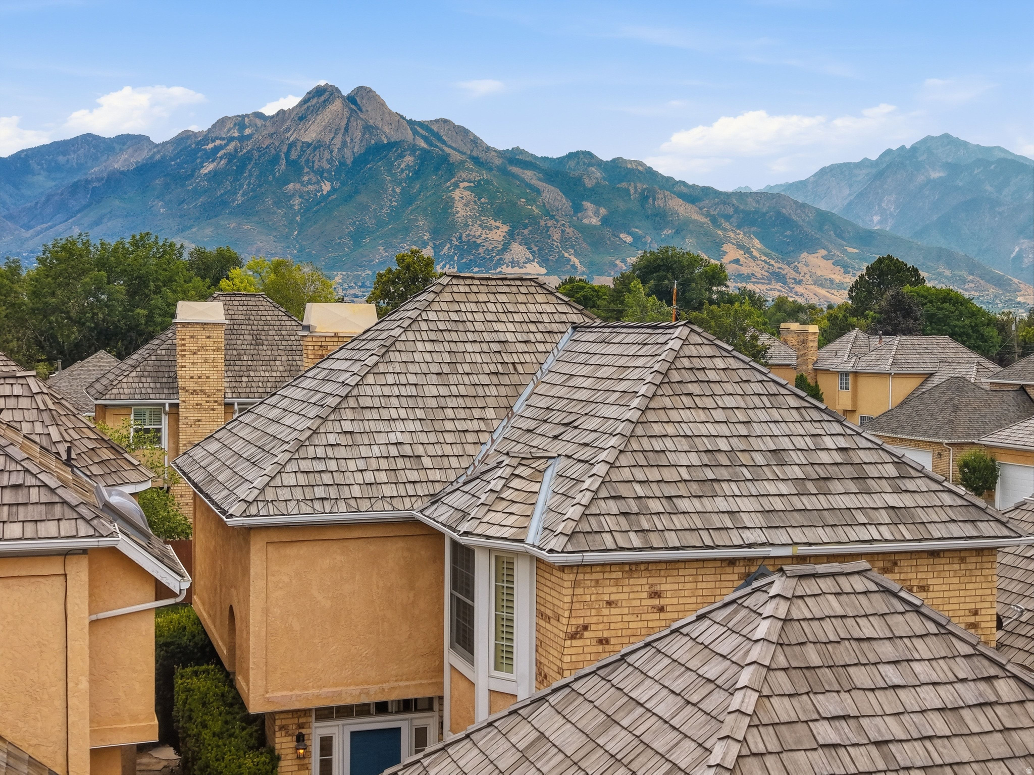 VILLAS OF COUNTRY LA - Residential