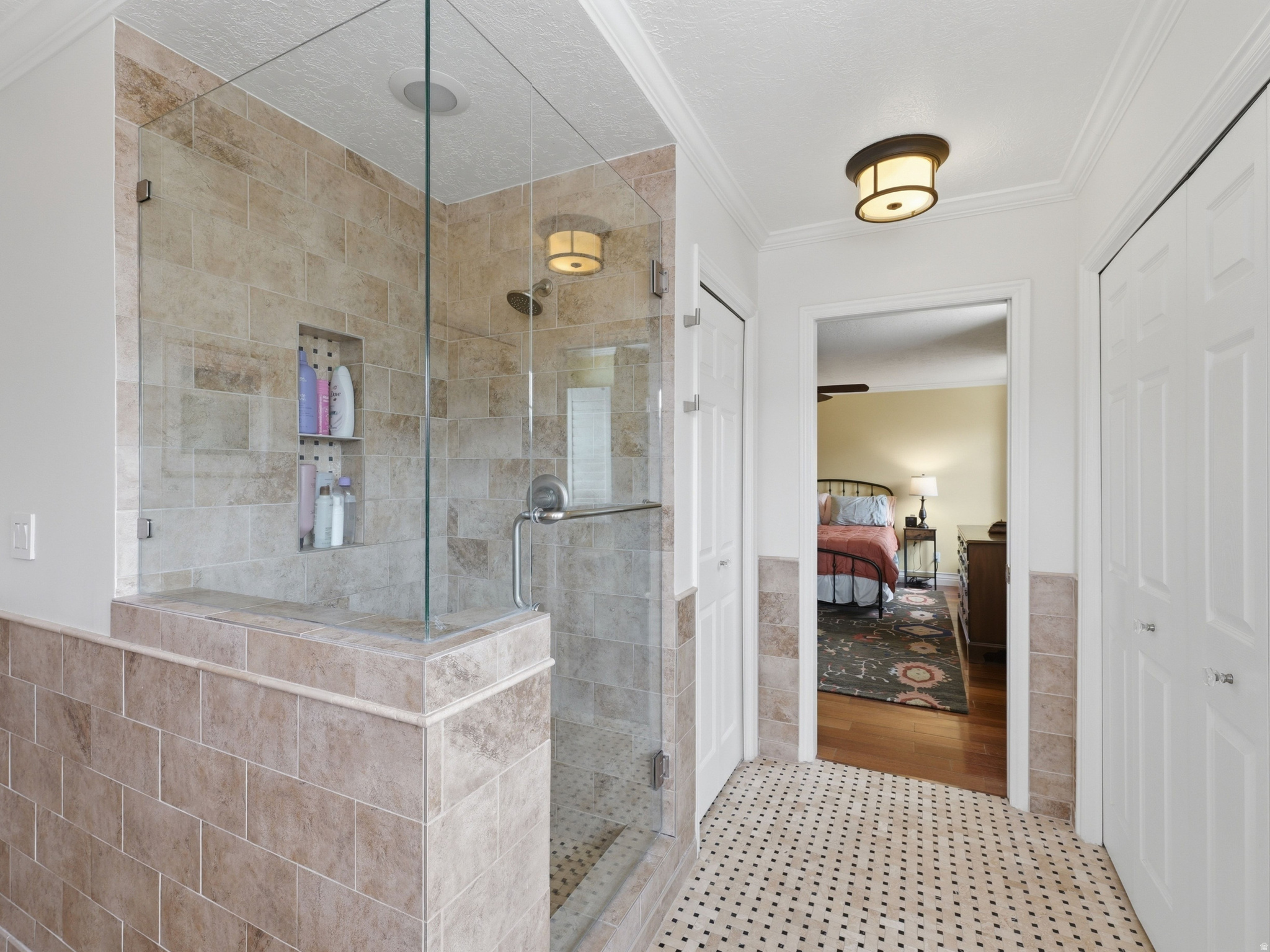 VILLAS OF COUNTRY LA - Residential