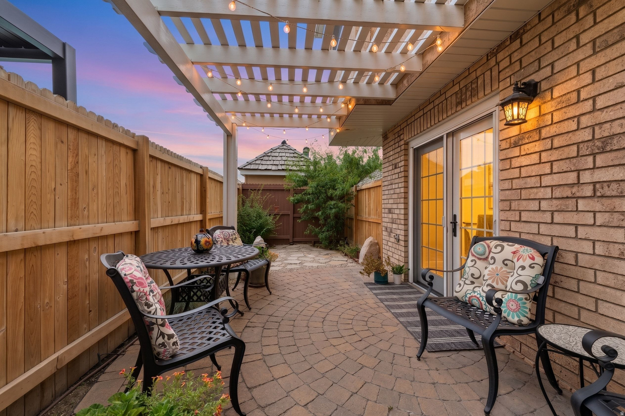 VILLAS OF COUNTRY LA - Residential