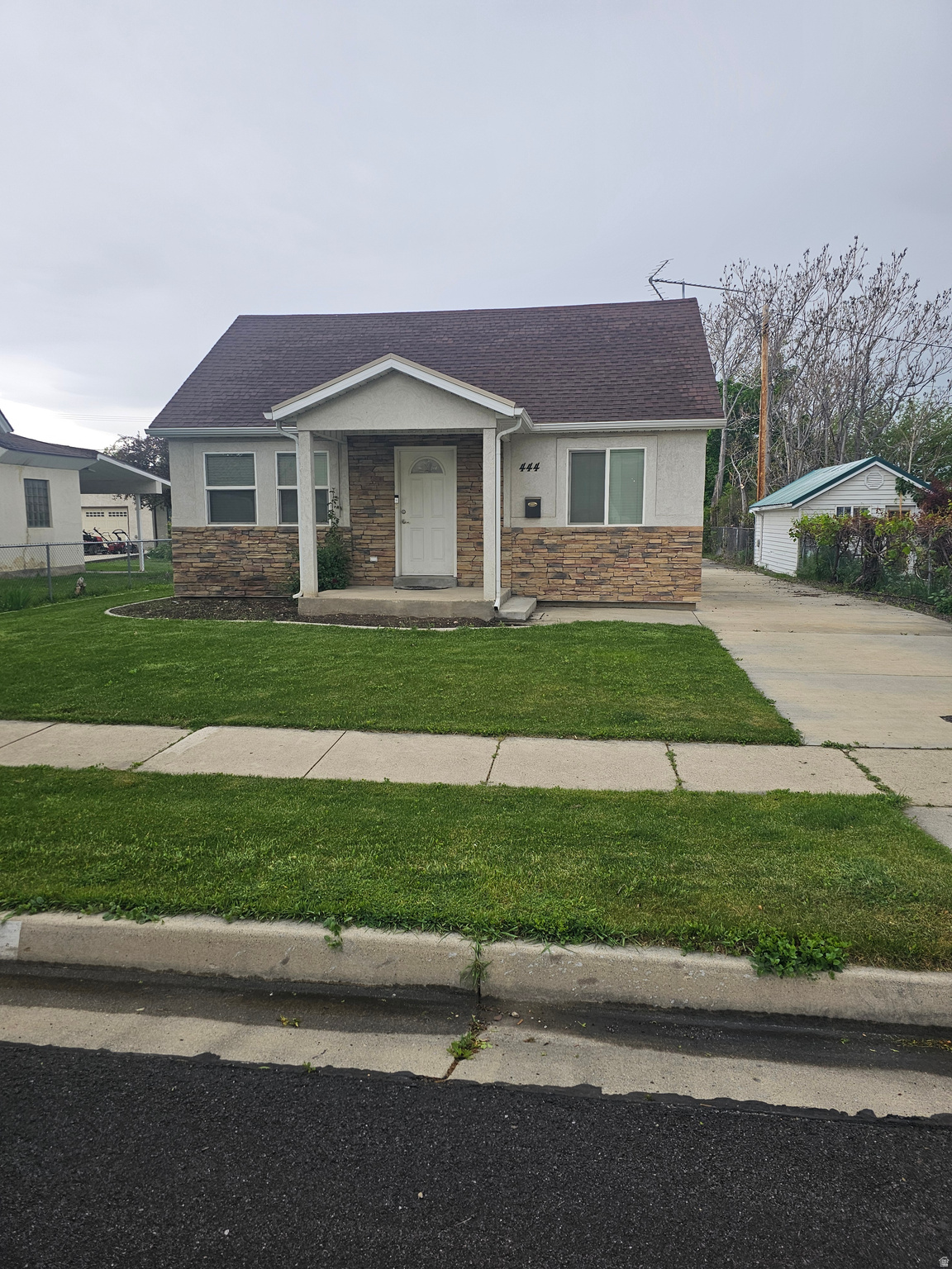 The home is like new inside.