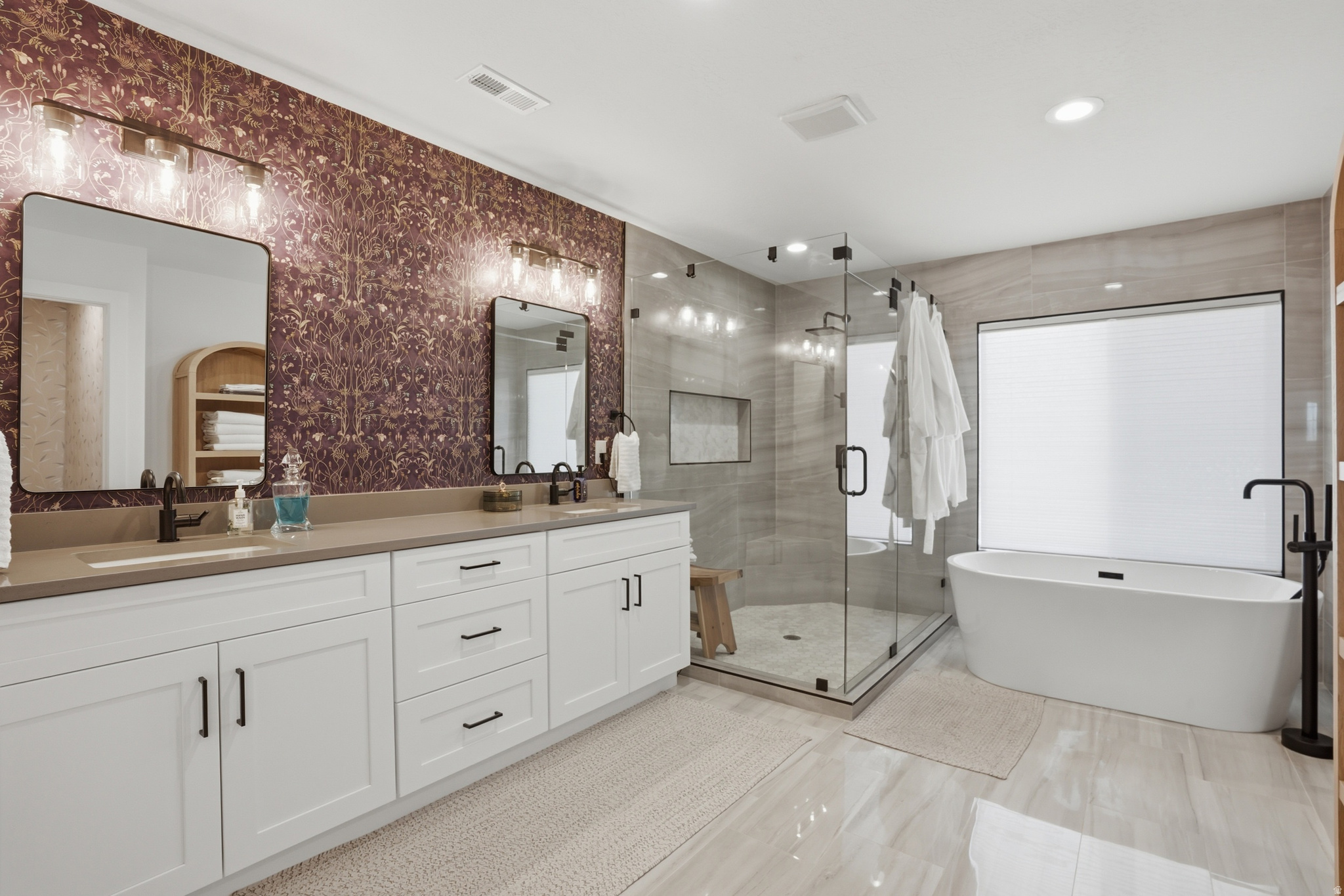 HOLLADAY COURT - Residential