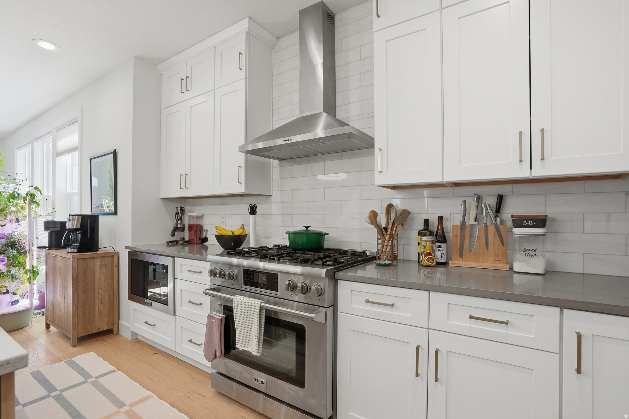 HOLLADAY COURT - Residential