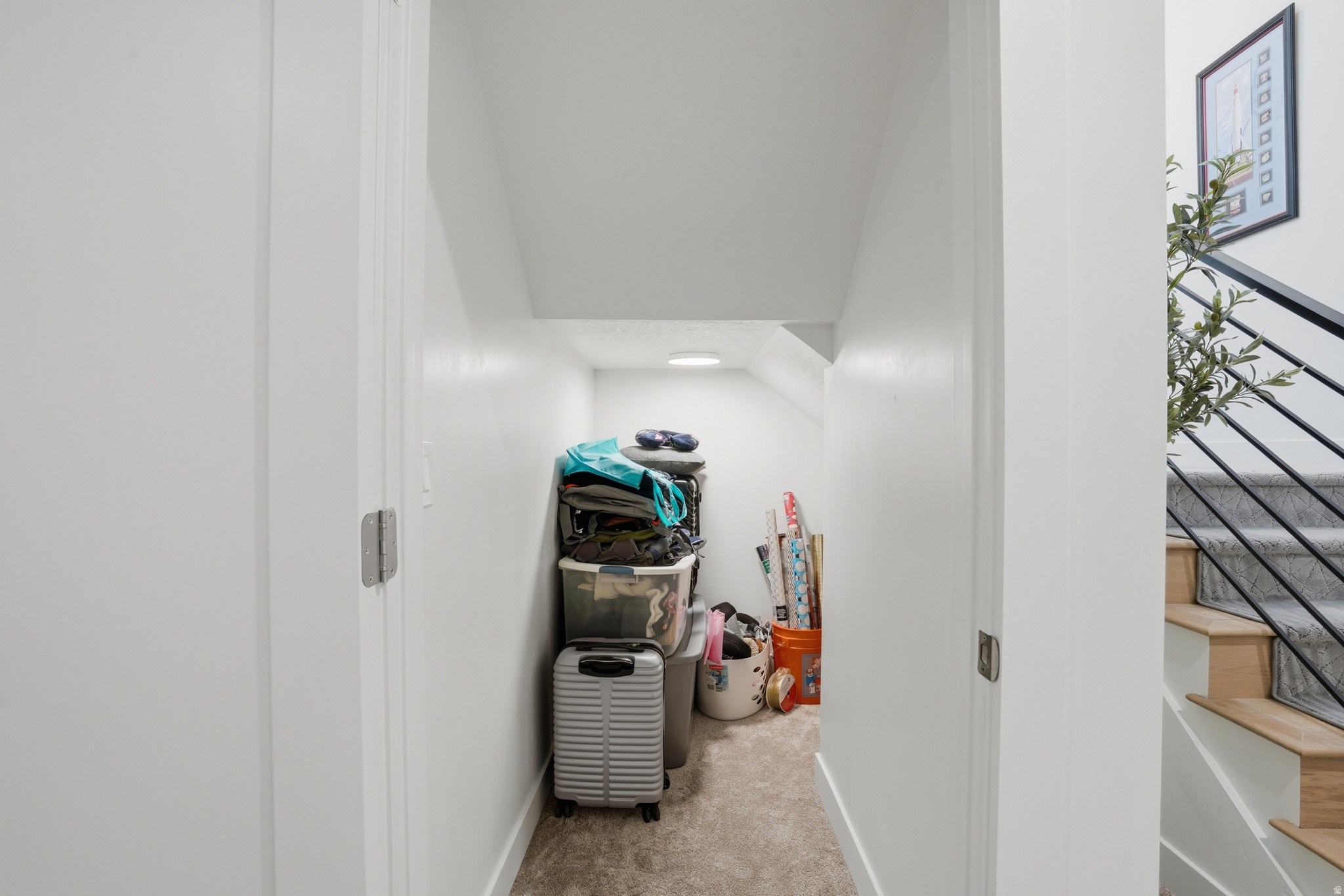 HOLLADAY COURT - Residential