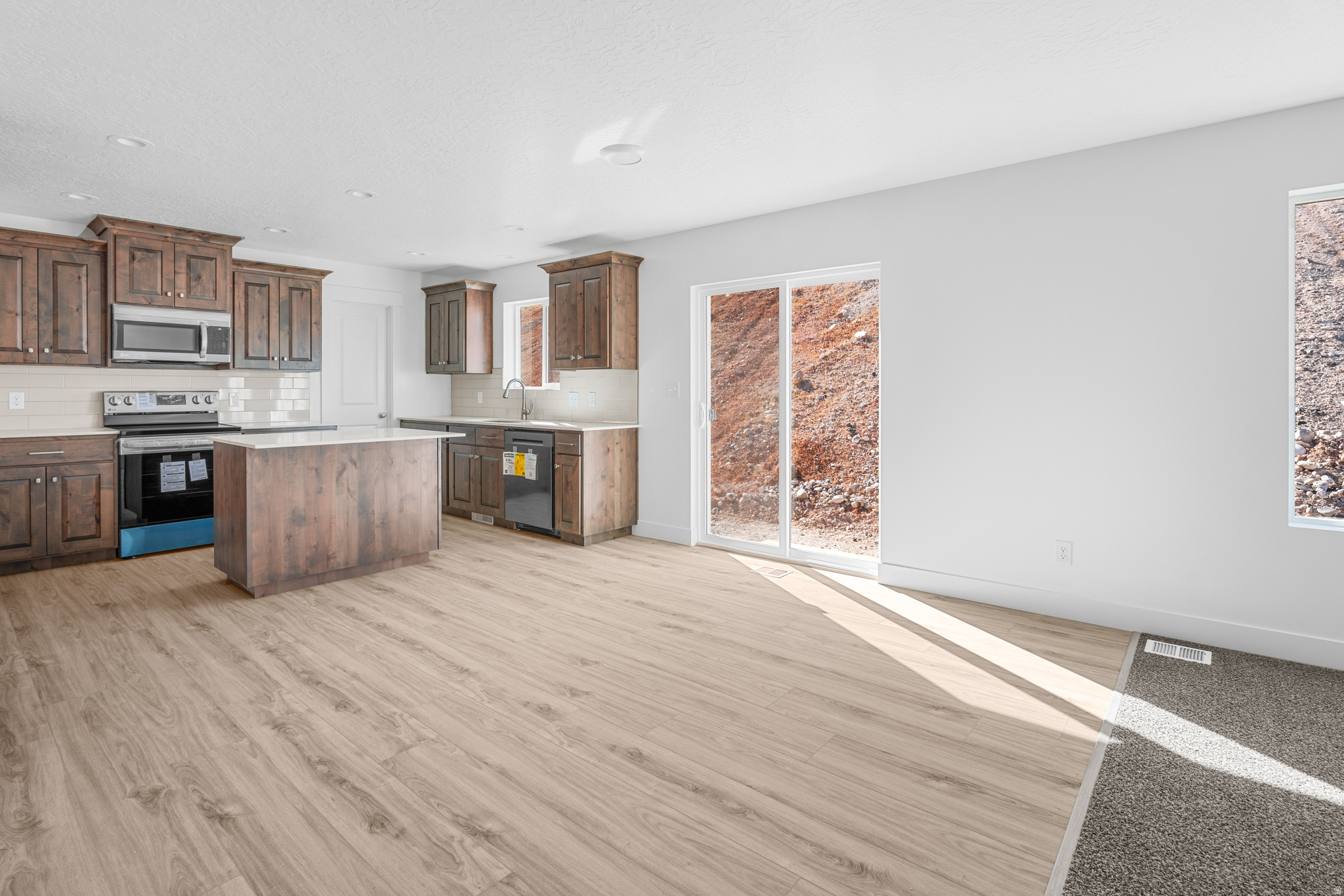 SUMMIT RIDGE THE HILLS - Residential