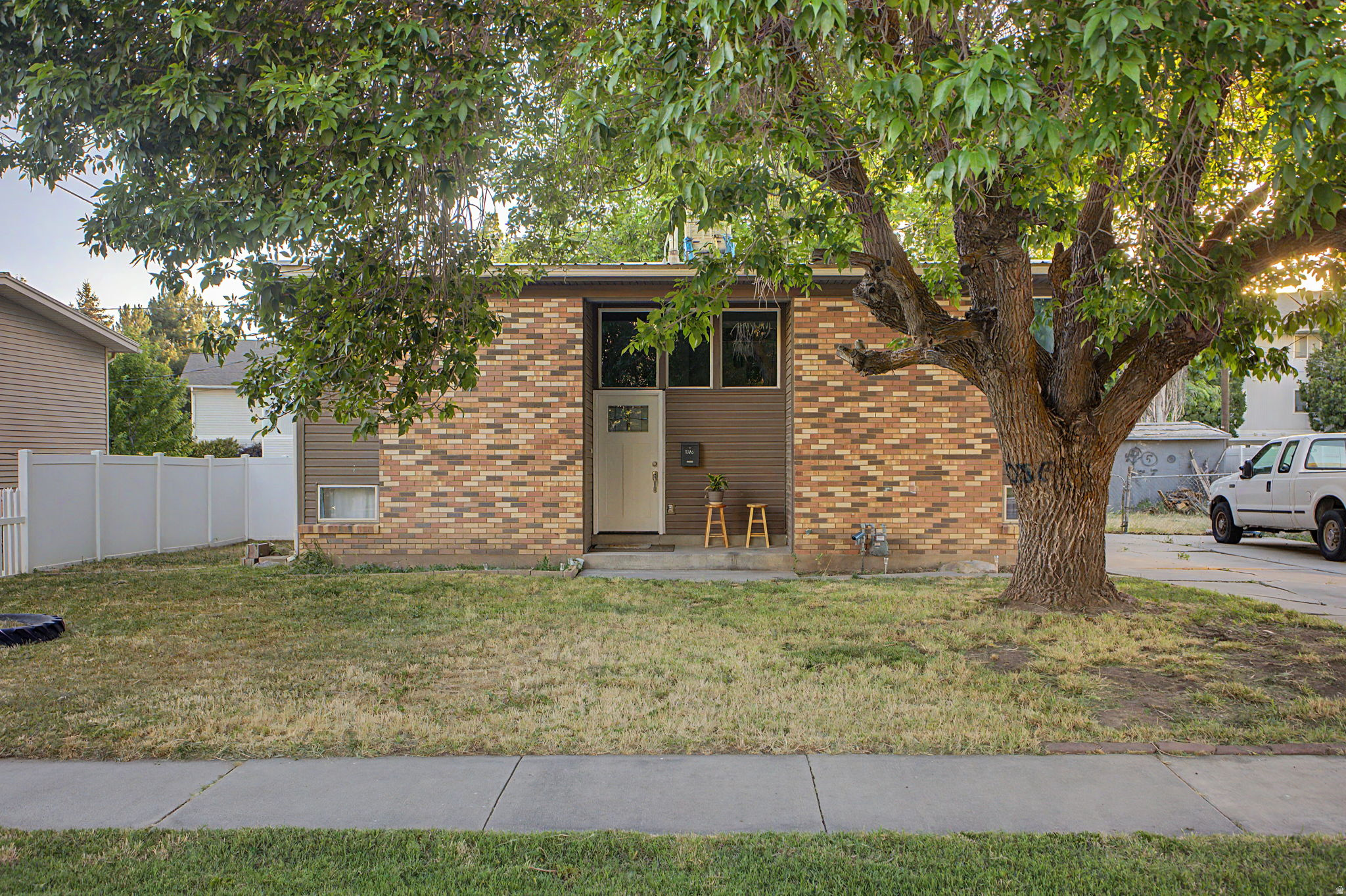 Great opportunity for 1st time buyers or investors! Charming home in quiet, established neighborhood with easy freeway access and nearby shopping. Features granite countertops and a basement with room to grow or add rental potential. New rain gutters.
