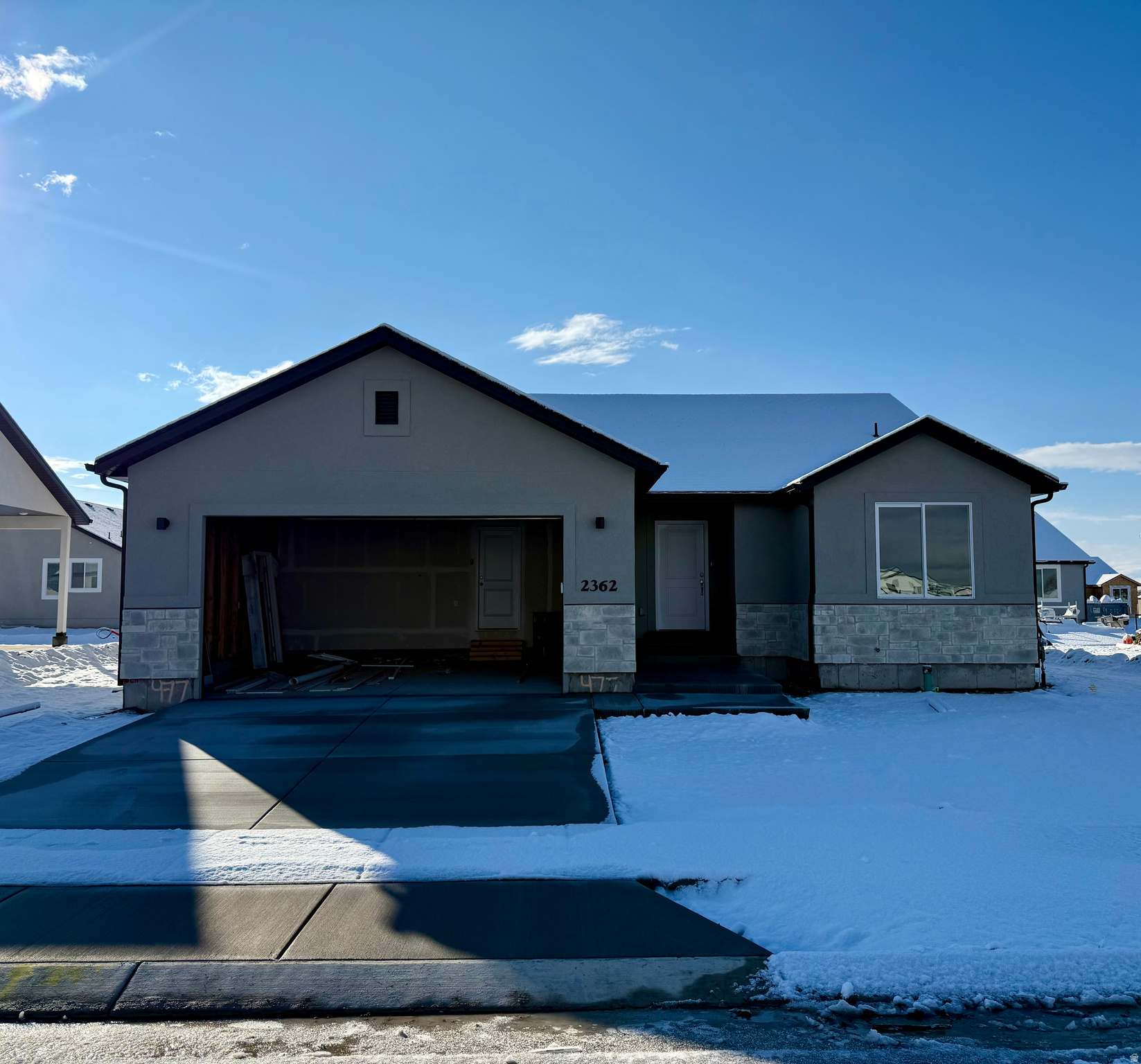 Move in ready, Beautiful Mountain views, Quartz counter tops, soft close cabinets, Lvp flooring, Tankless water heater. Call and ask about our builder incentives.