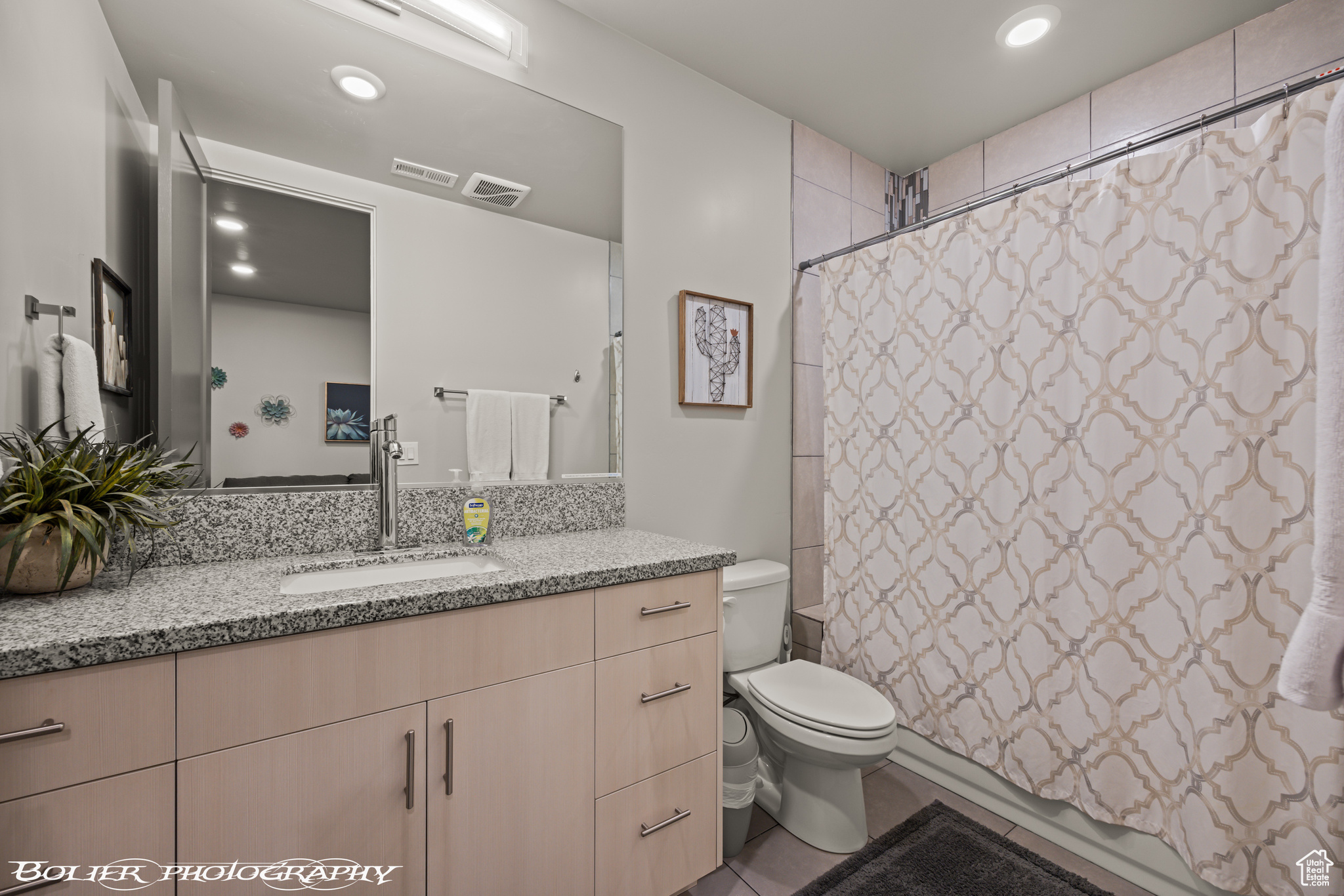 SOUTHGATE VIEWS - Residential
