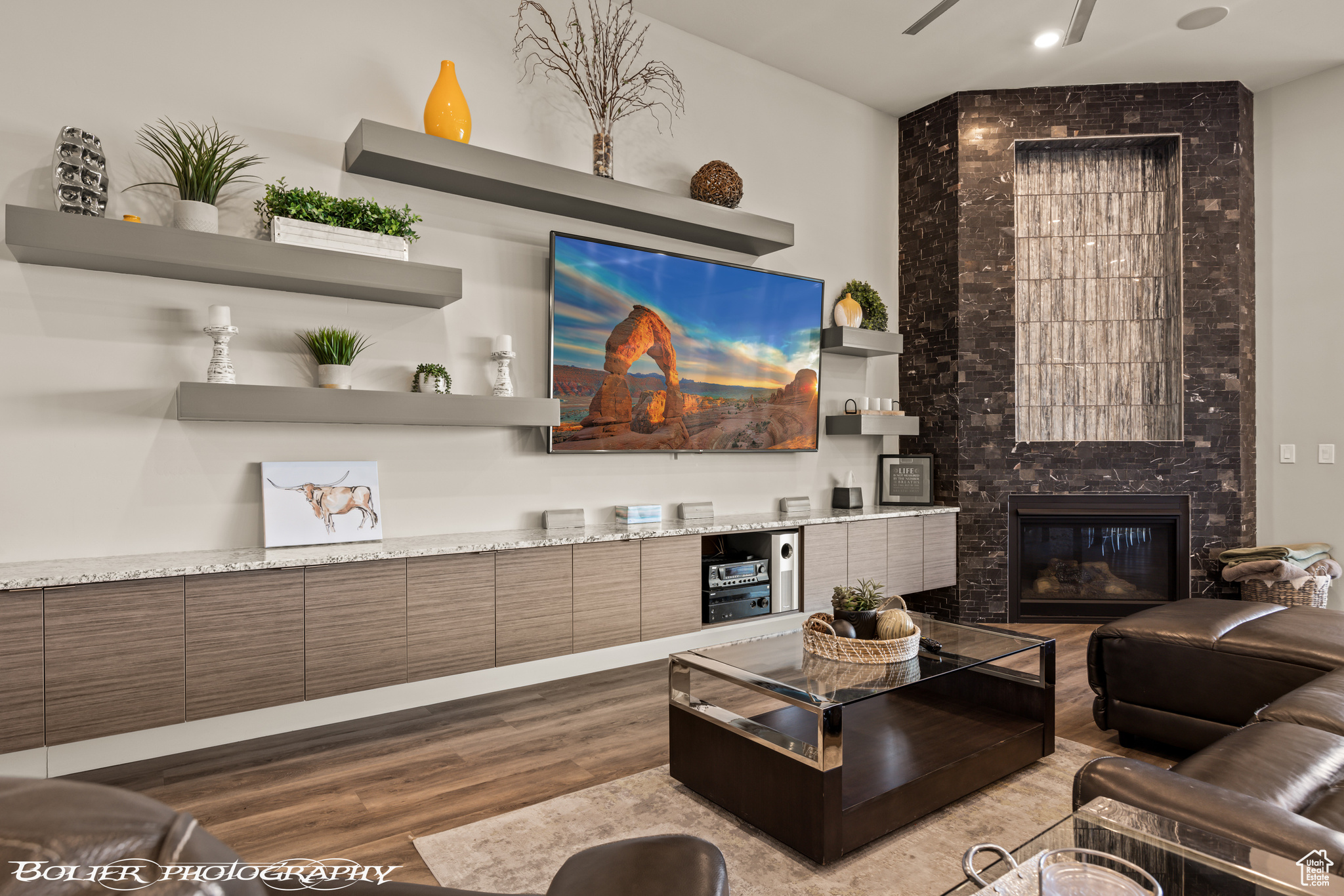 SOUTHGATE VIEWS - Residential