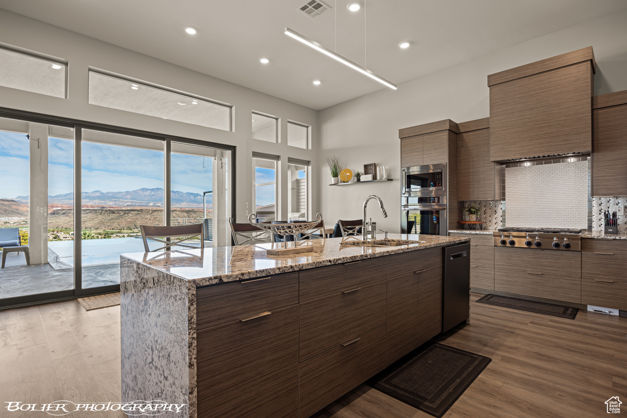 SOUTHGATE VIEWS - Residential
