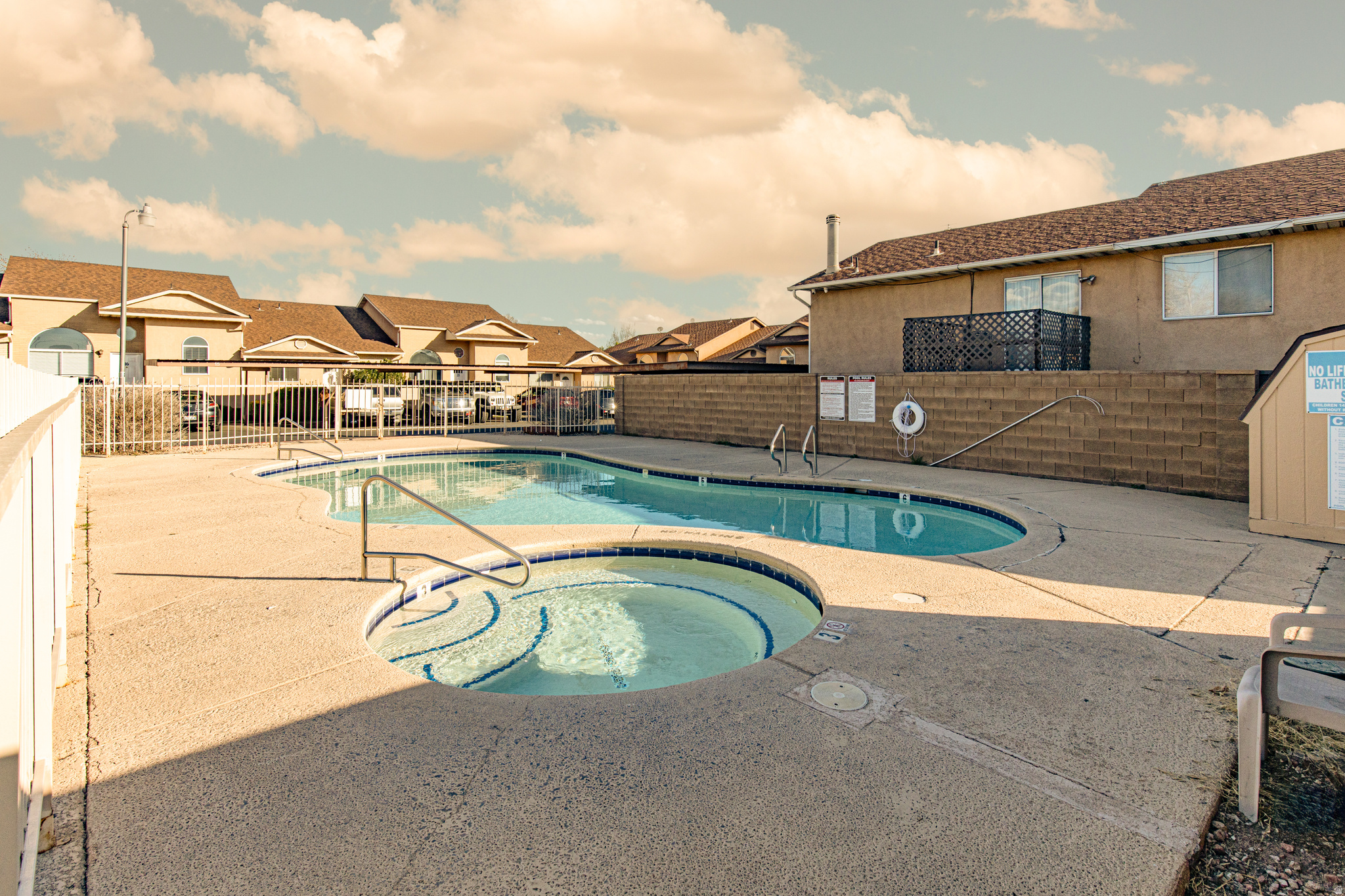 FLEETWOOD SQUARE CONDO B - Residential