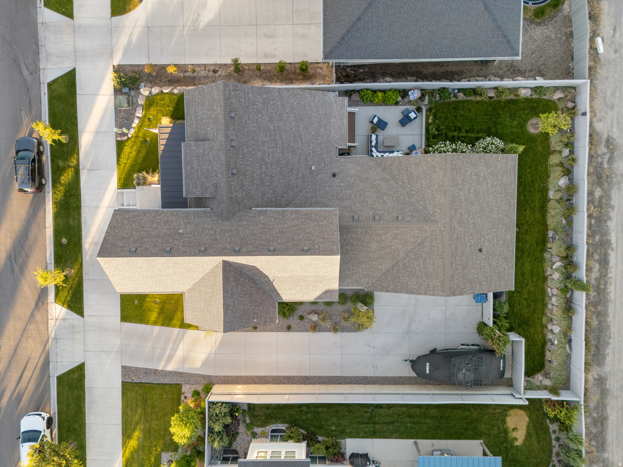 BEACON POINTE - Residential