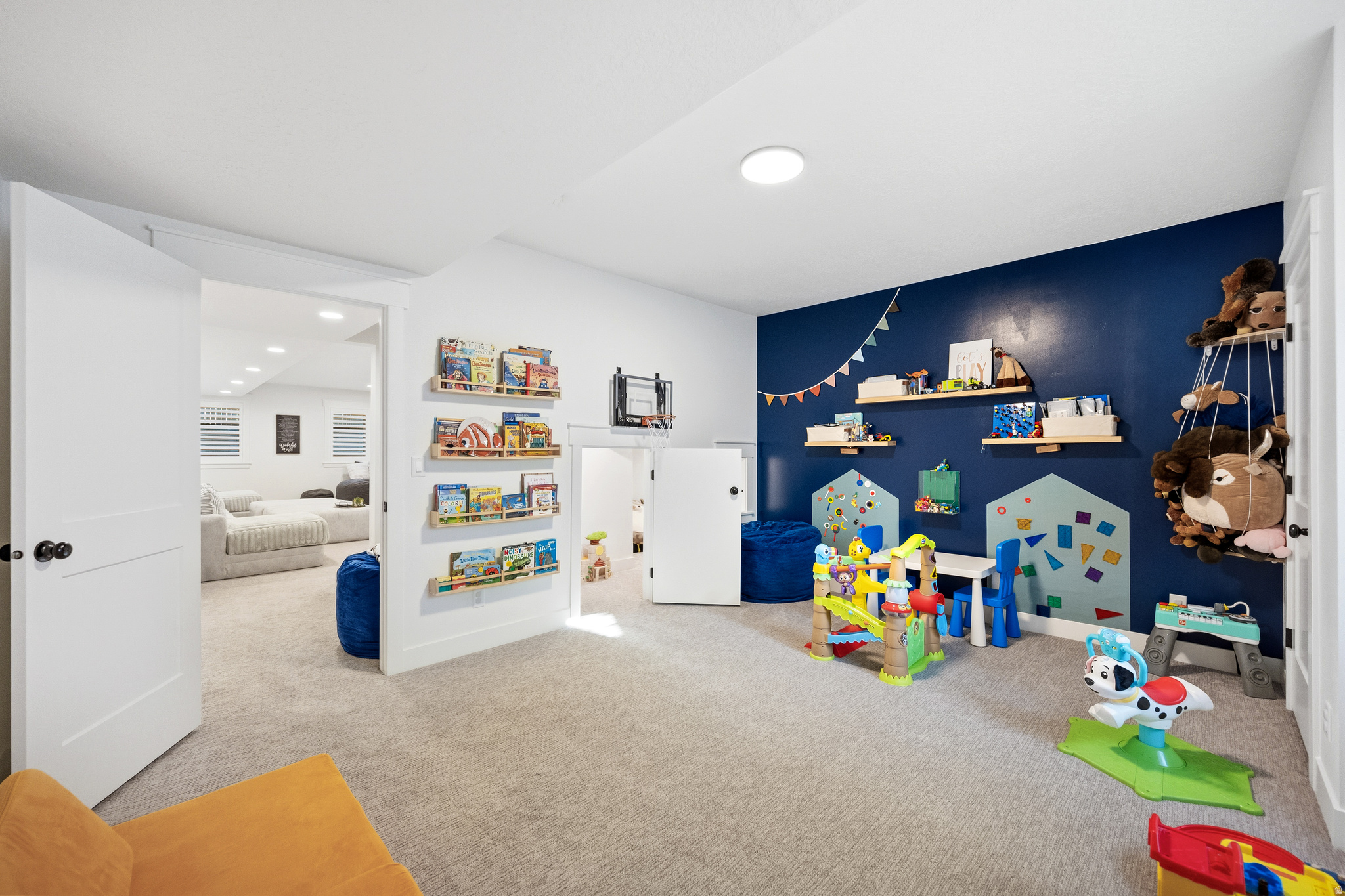 BEACON POINTE - Residential