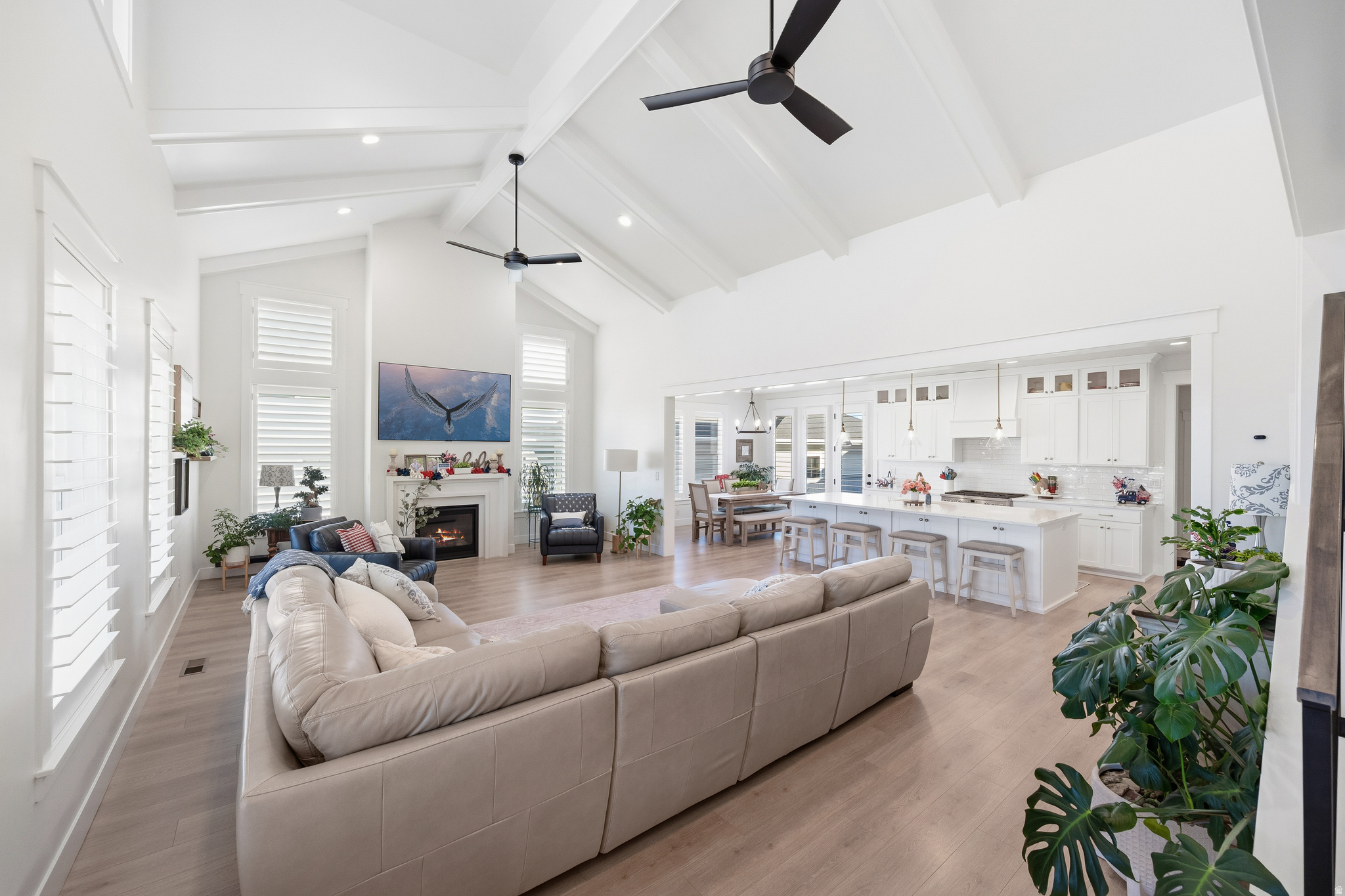 BEACON POINTE - Residential