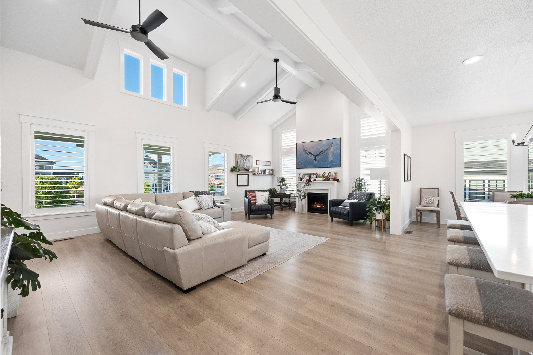 BEACON POINTE - Residential
