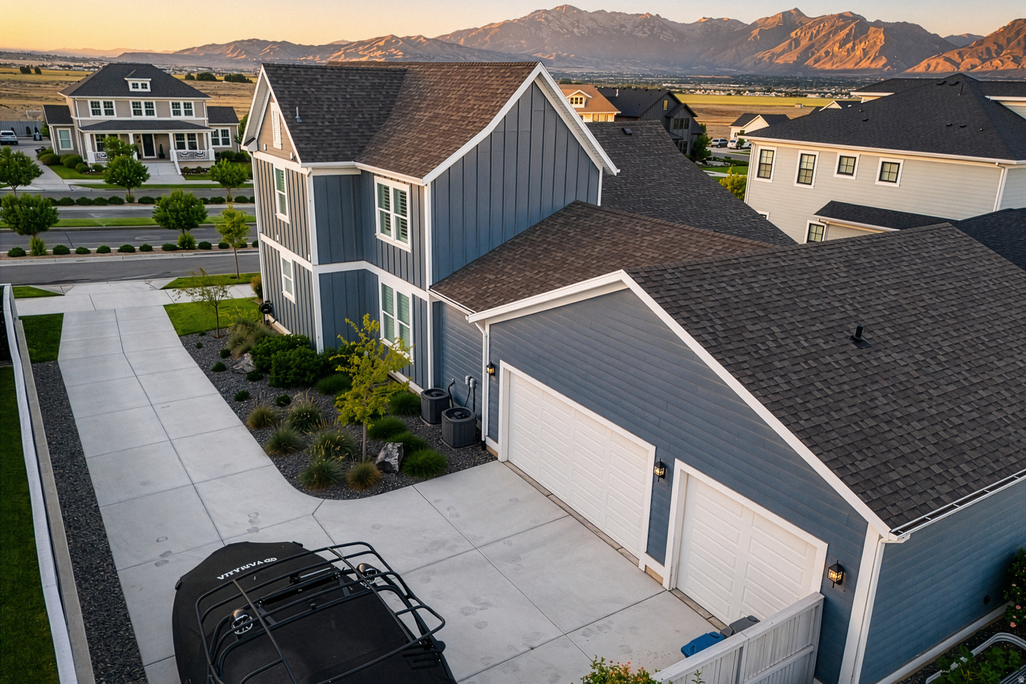 BEACON POINTE - Residential