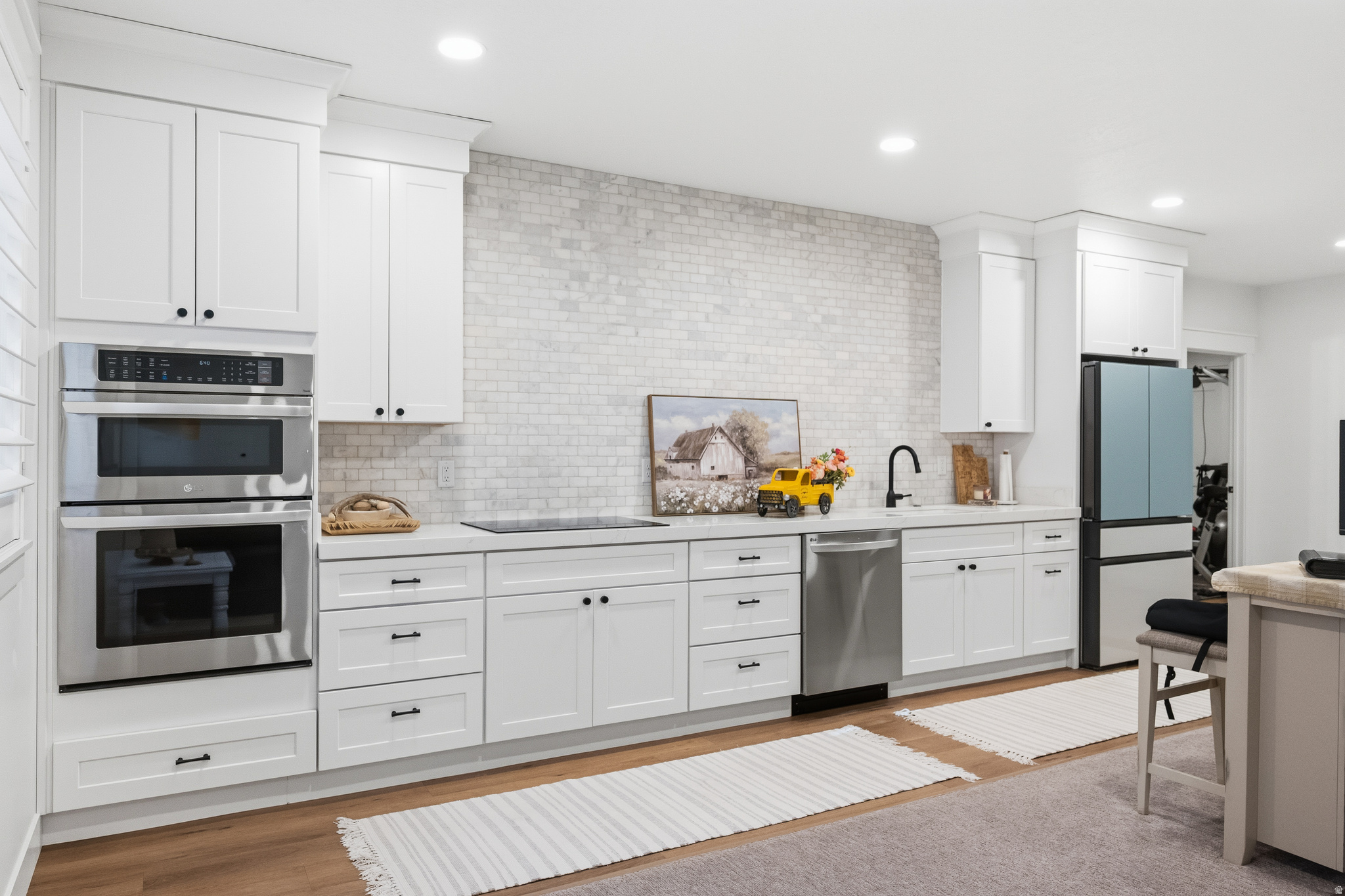 BEACON POINTE - Residential