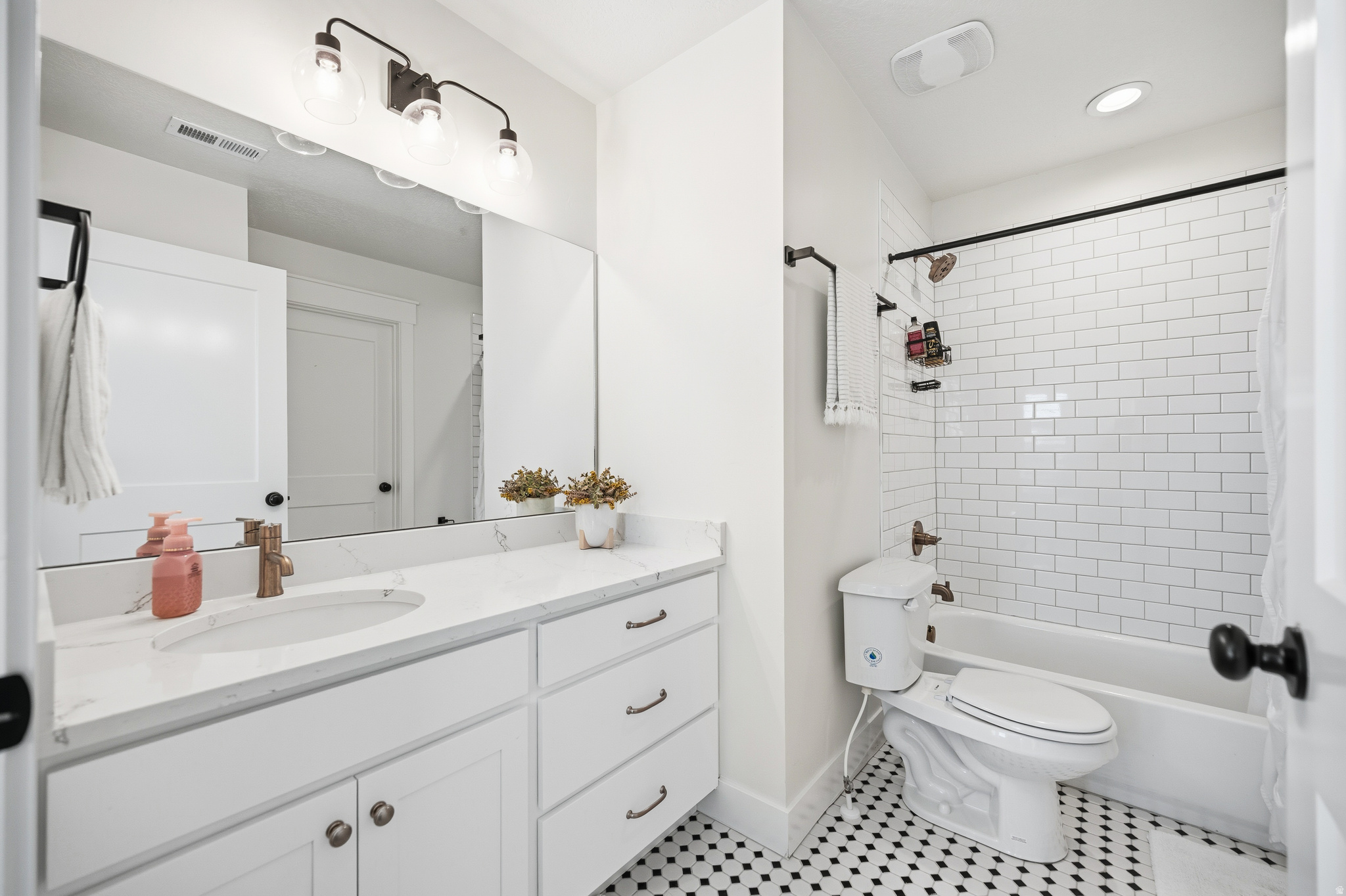 BEACON POINTE - Residential