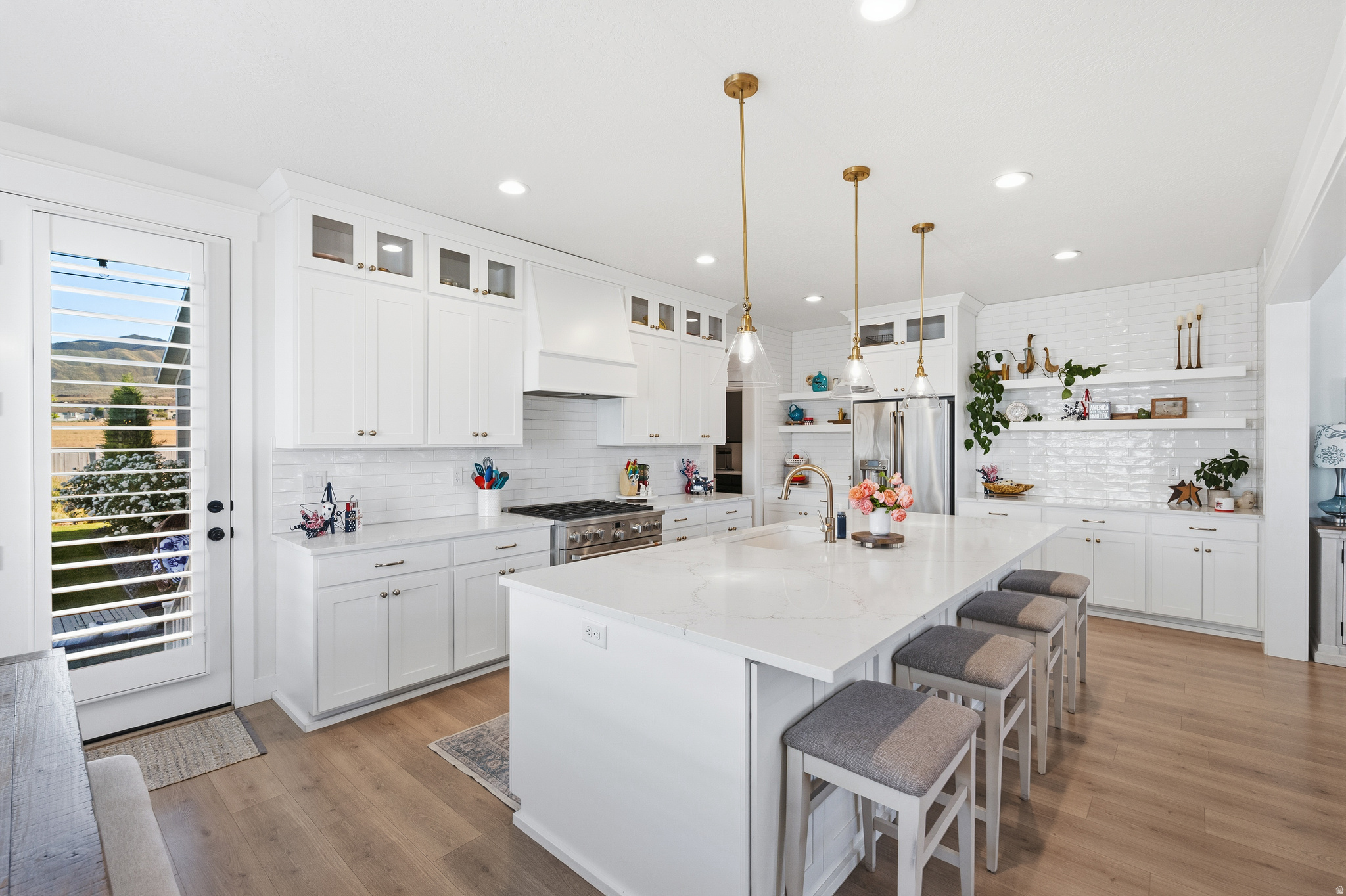 BEACON POINTE - Residential