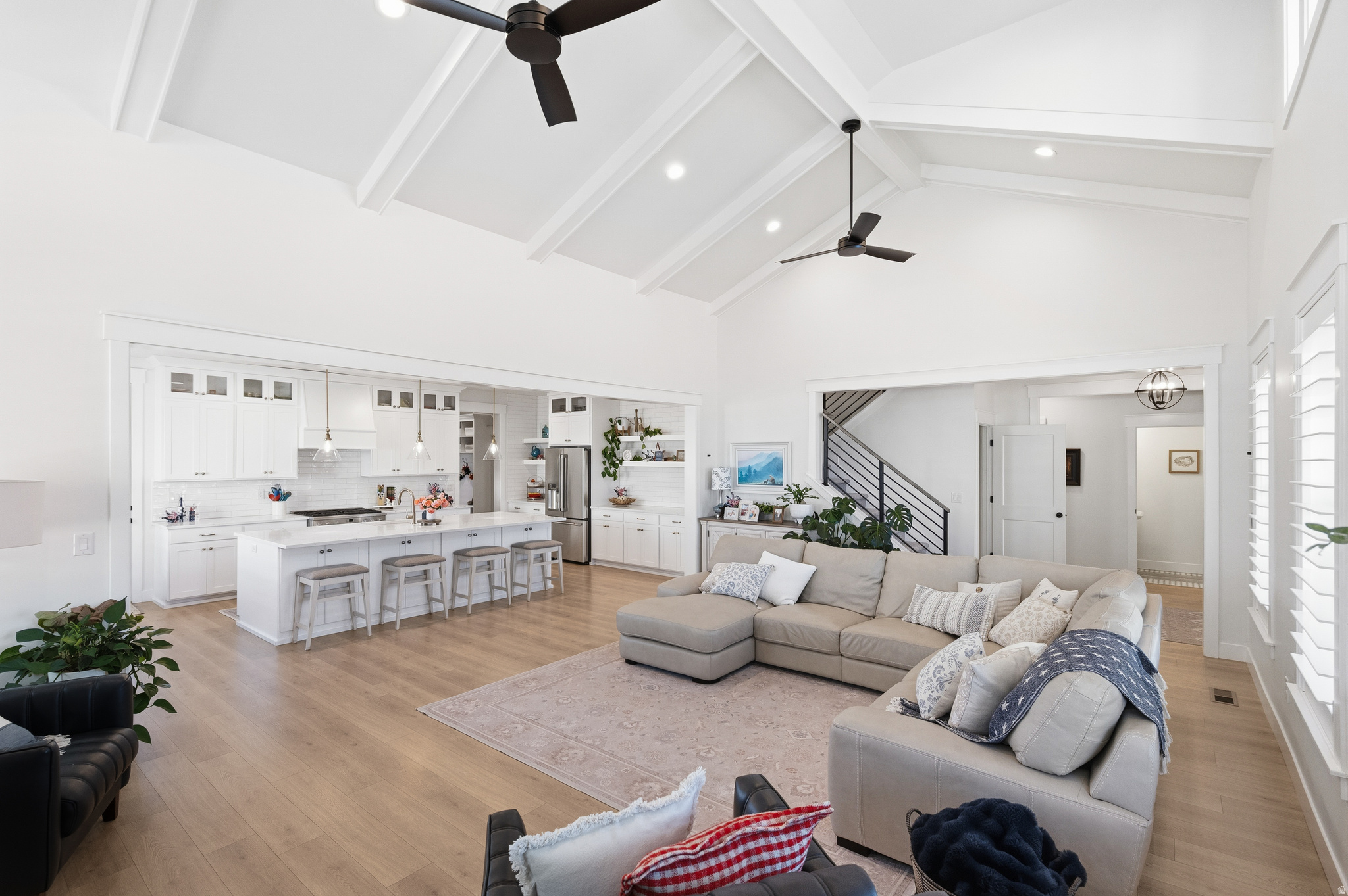 BEACON POINTE - Residential