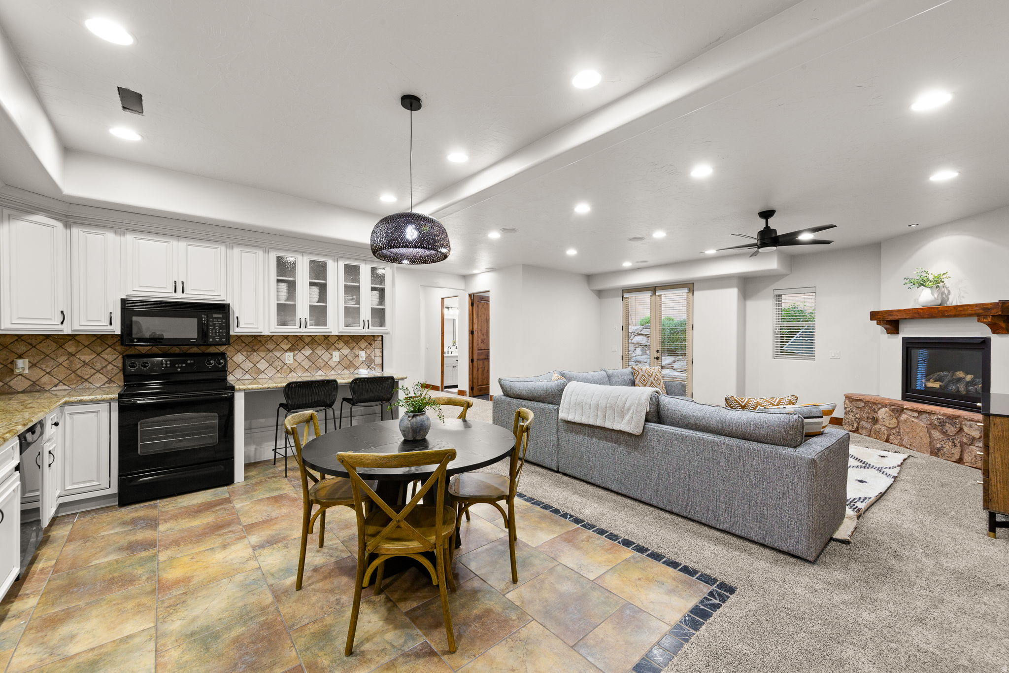 ARROWHEAD ESTATES - Residential