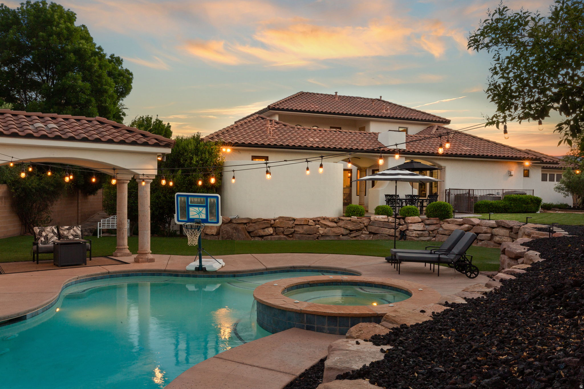 ARROWHEAD ESTATES - Residential