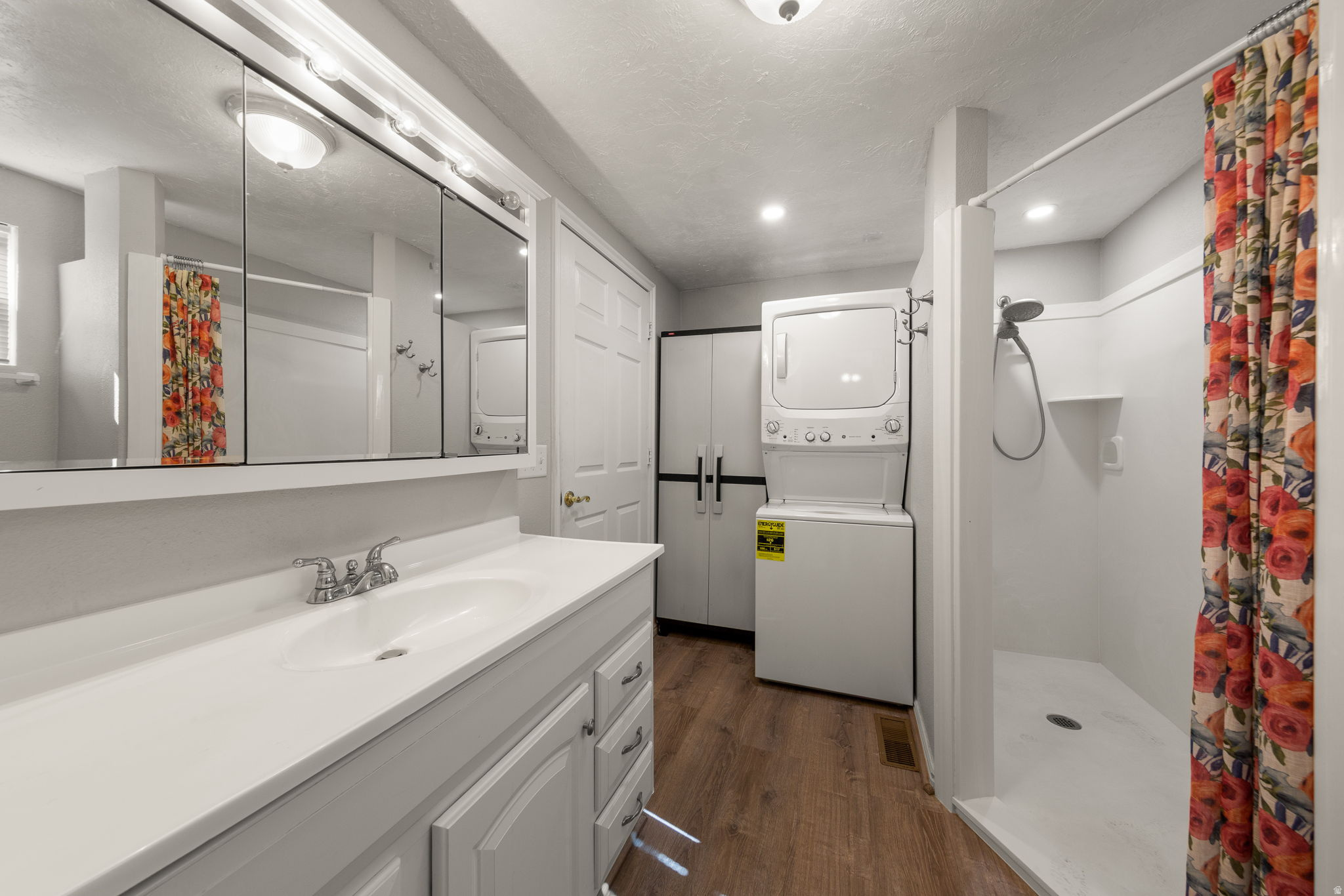CANYON BREEZE RV - Residential