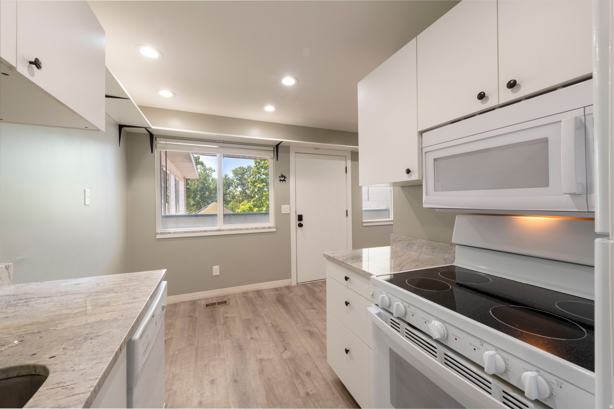 MID AVES CONDO - Residential
