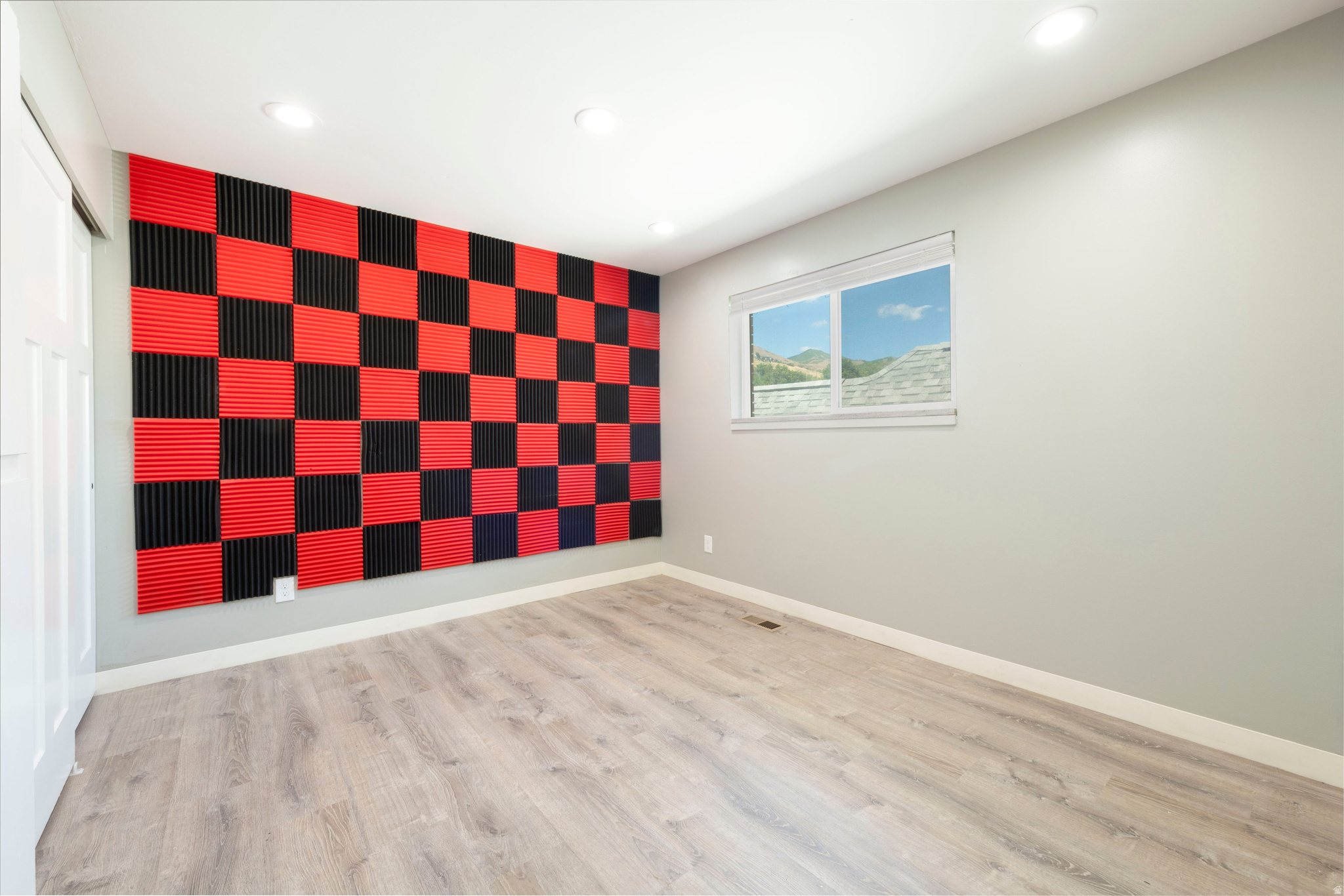 MID AVES CONDO - Residential