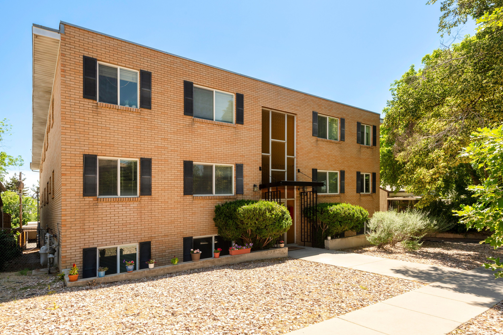 MID AVES CONDO - Residential