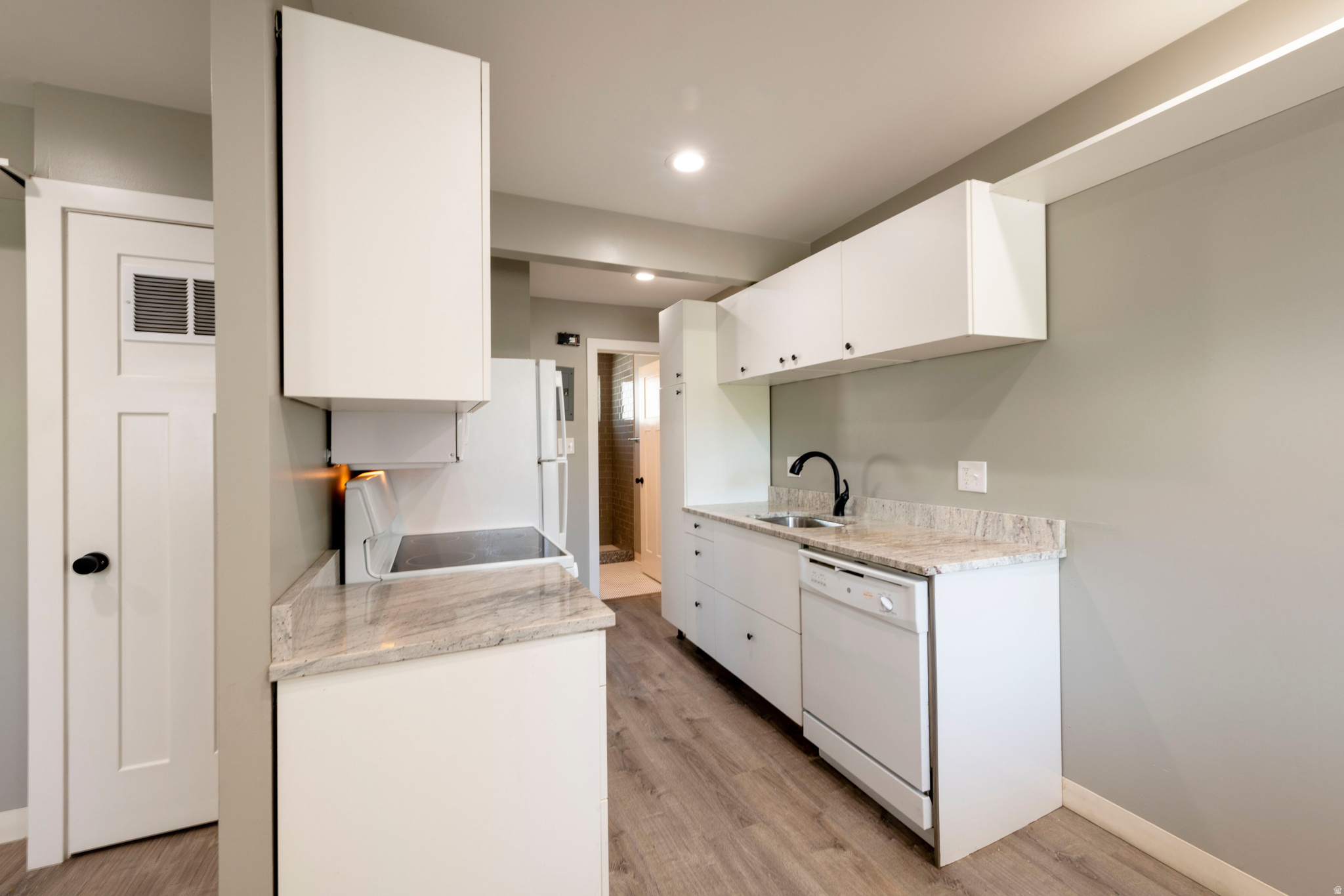 MID AVES CONDO - Residential